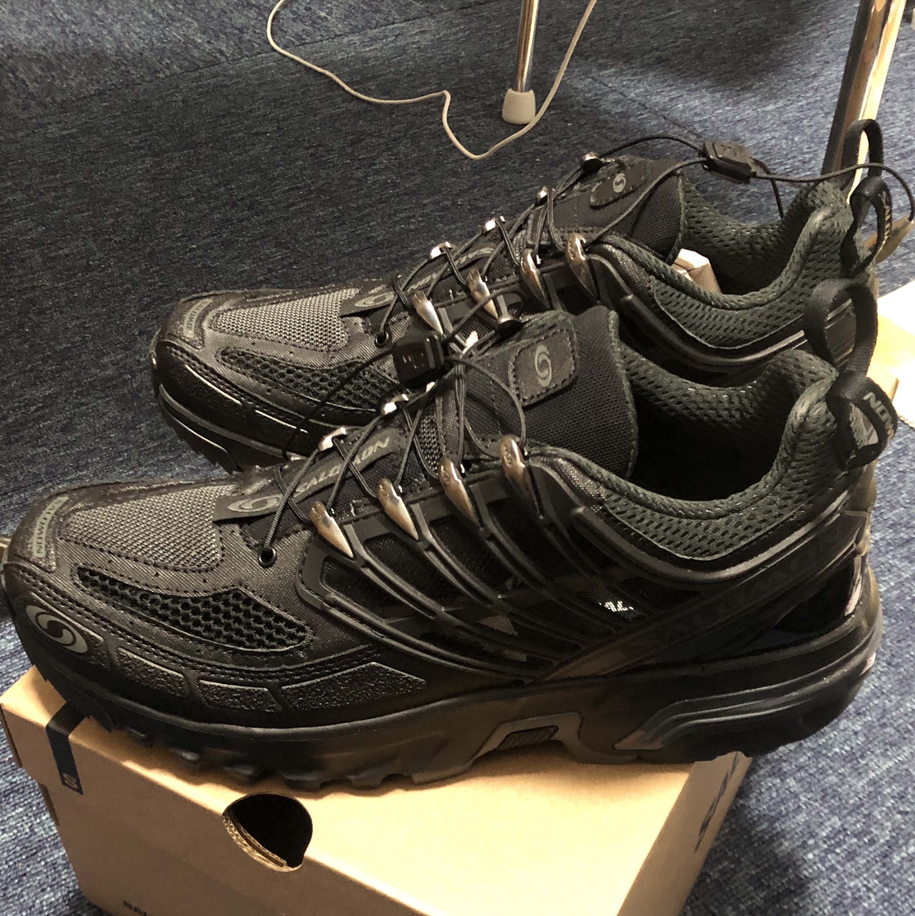 Salomon ACS Pro Black 착용 스타일