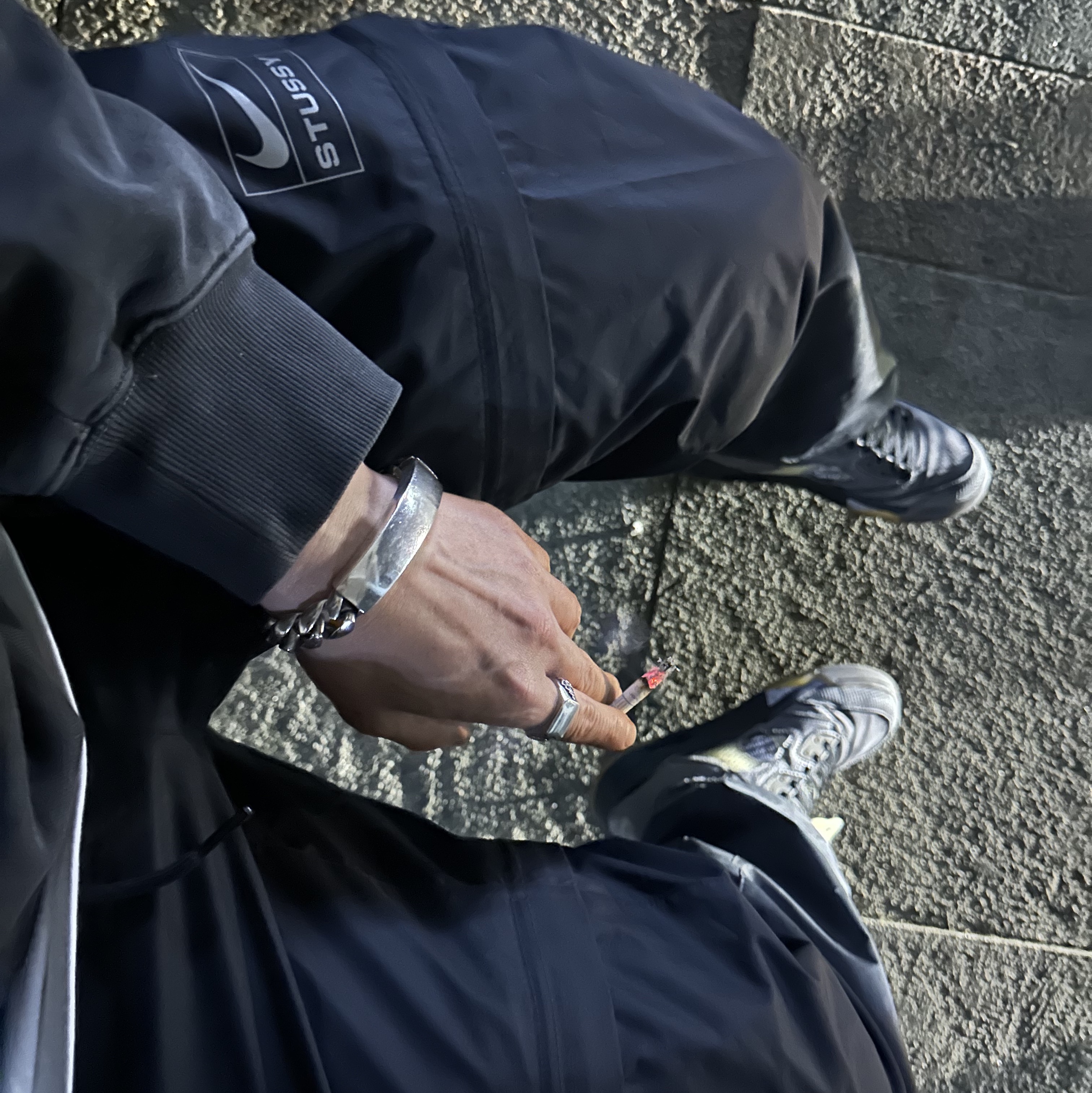 Jordan 5 x Off-White Retro SP Black Muslin, Nike x Stussy NRG FL Storm-Fit Pants Black (DO7170-010) 착용 스타일