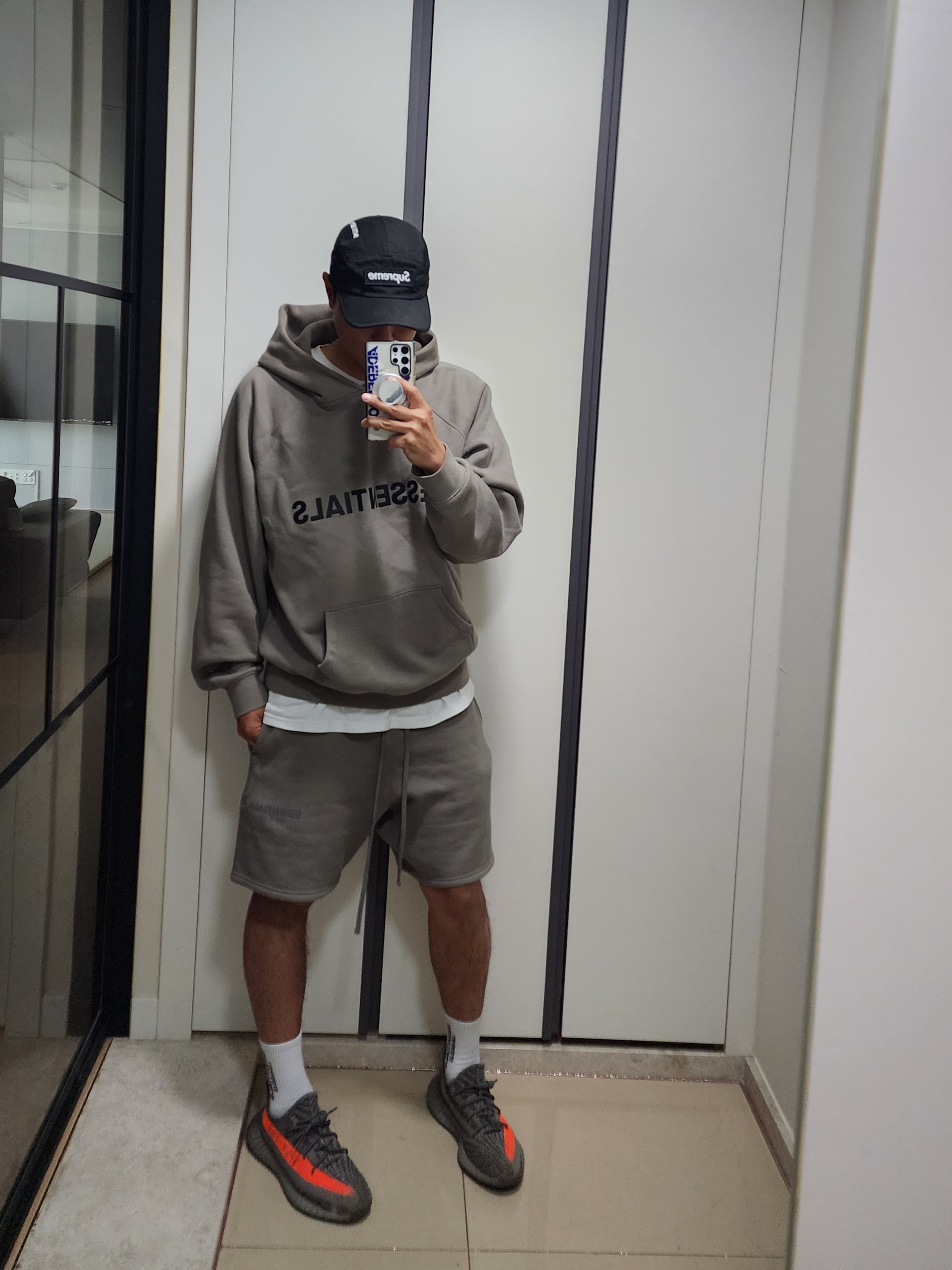 Essentials 3D Silicon Applique Pullover Hoodie Cement - 20FW, Essentials Fleece Shorts Cement - 20FW 착용 스타일