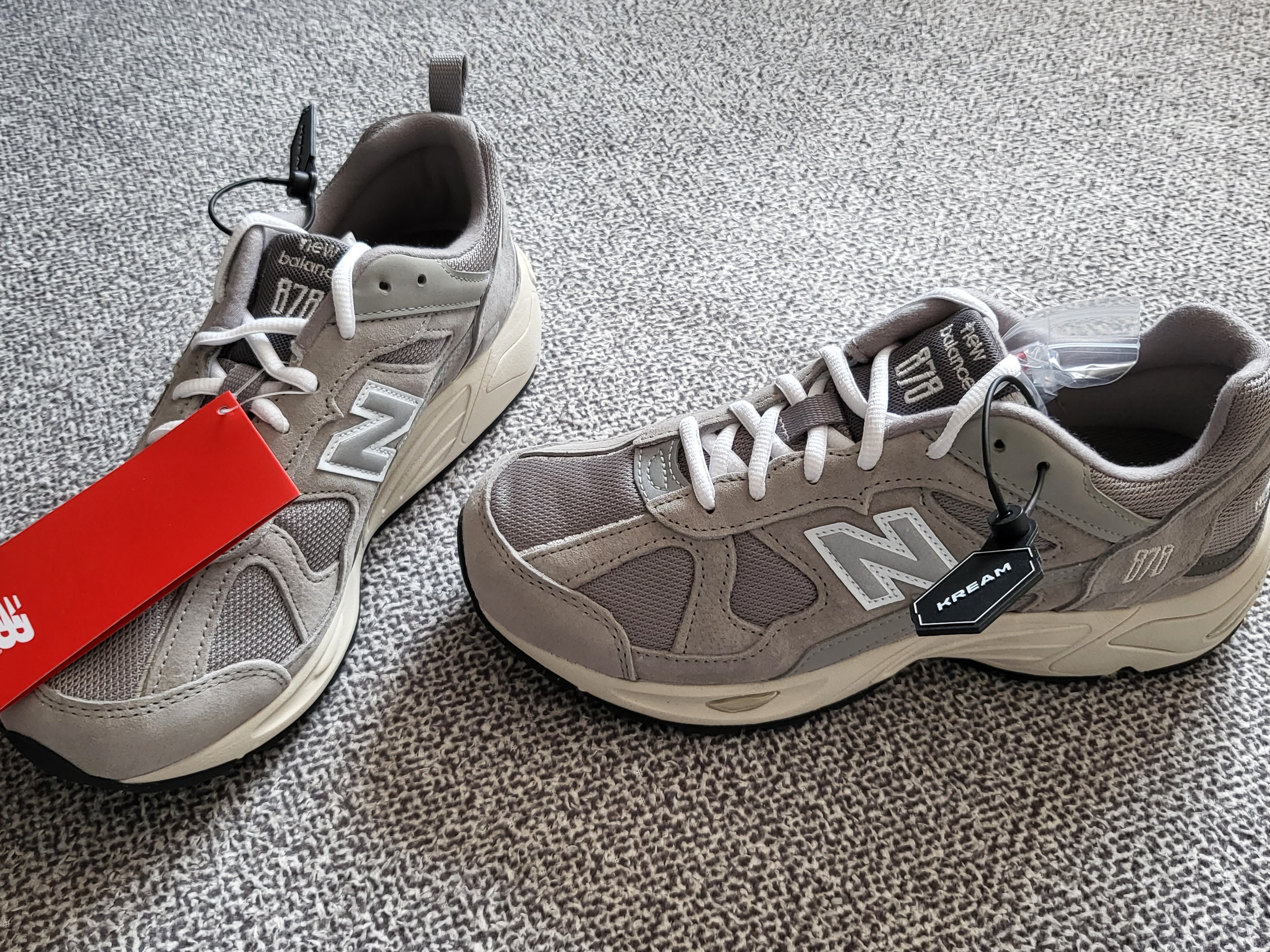 New Balance 878 Gray 착용 스타일
