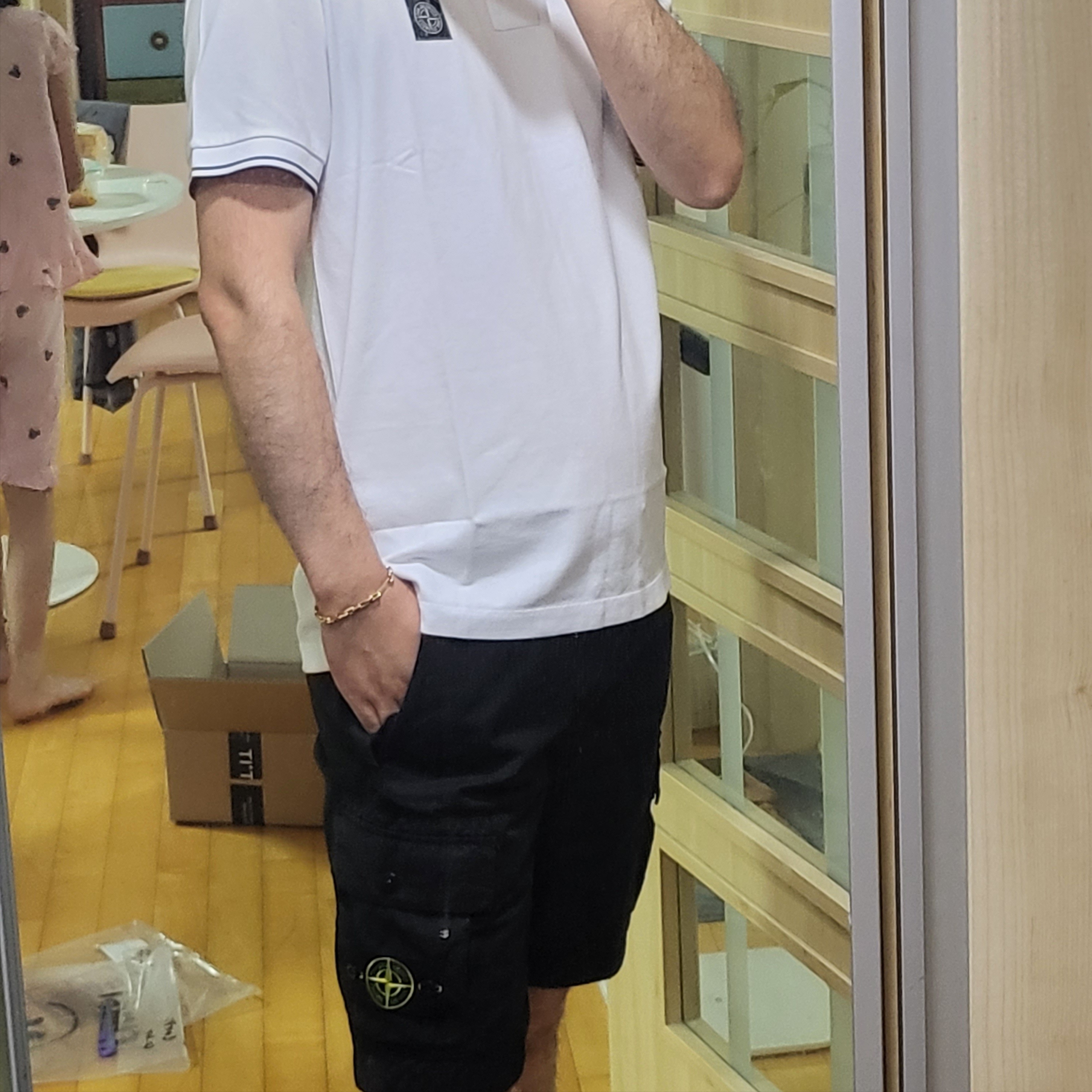 Stone Island L11WA Brushed Cotton Canvas Garment Dyed Bermuda Shorts Black - 22SS, Stone Island 22S18 Polo Shirt White 착용 스타일