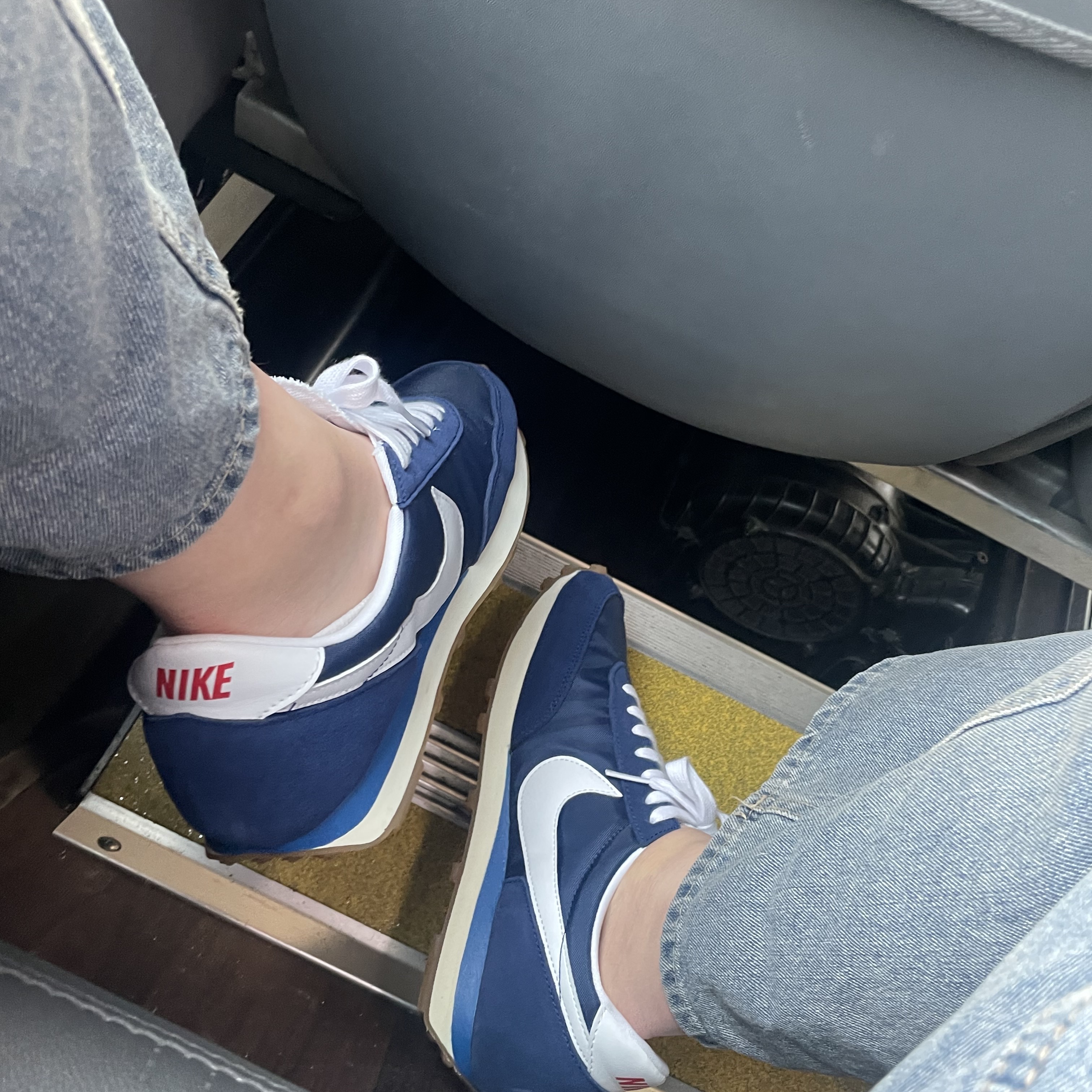 (W) Nike Daybreak Midnight Navy 착용 스타일 - 1