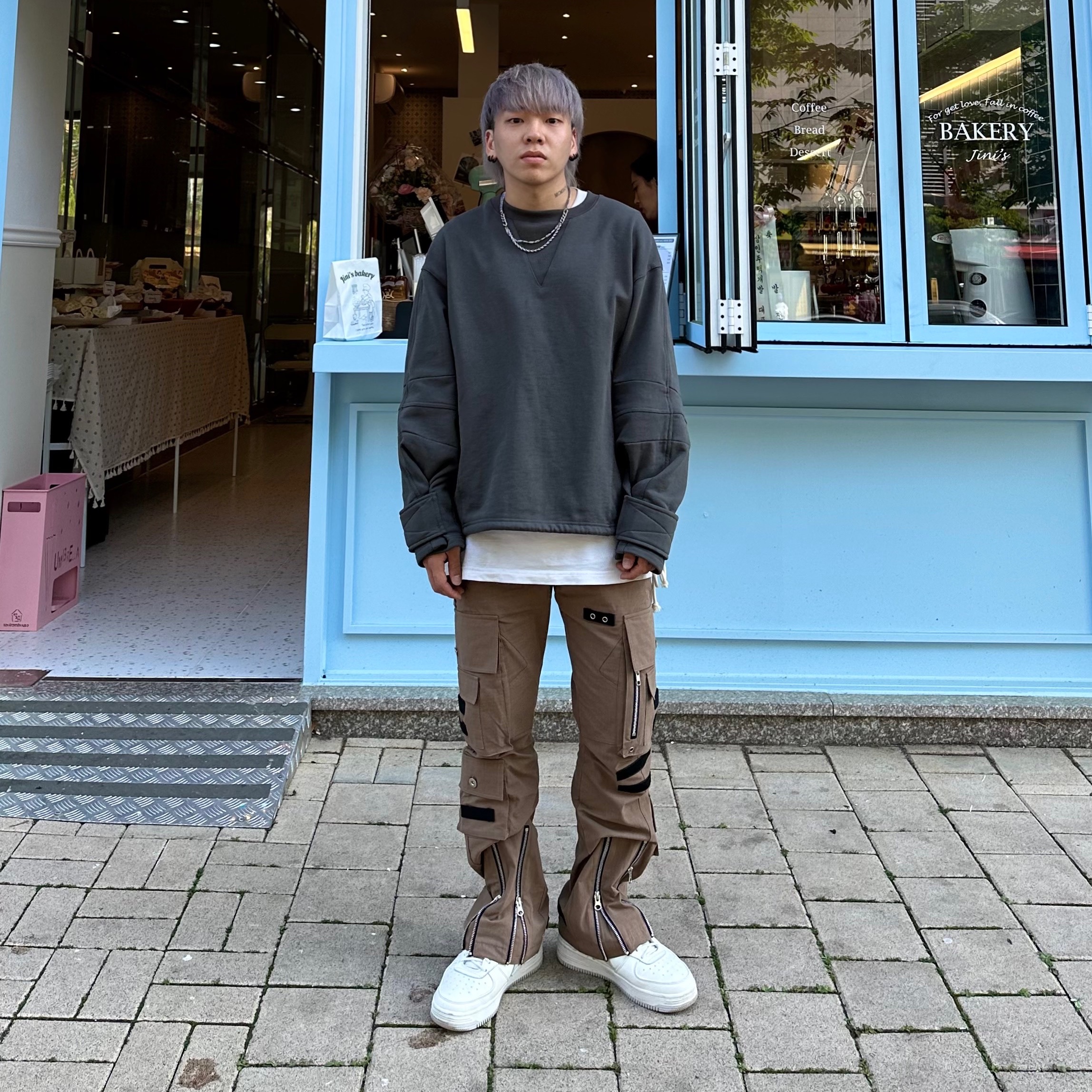 BAPE x JJJJound Bape Sta Low White Light Grey 착용 스타일 - 4