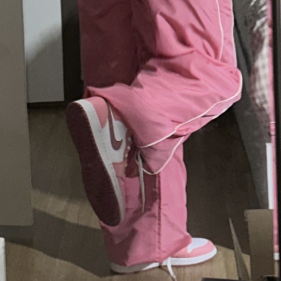 (GS) Jordan 1 Mid Coral Chalk Desert Berry 착용 스타일