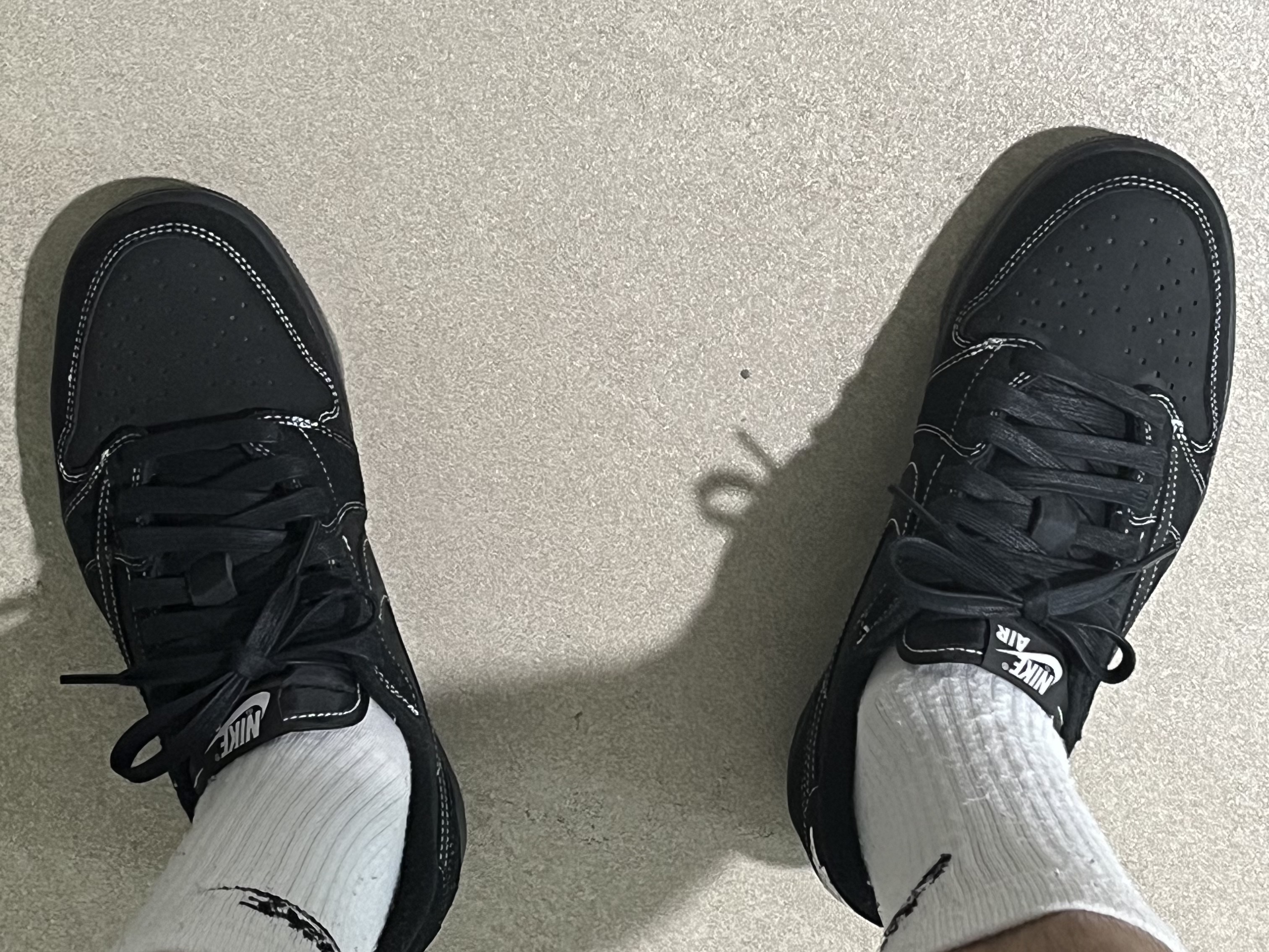 Jordan 1 x Travis Scott Retro Low OG SP Black Phantom 착용 스타일
