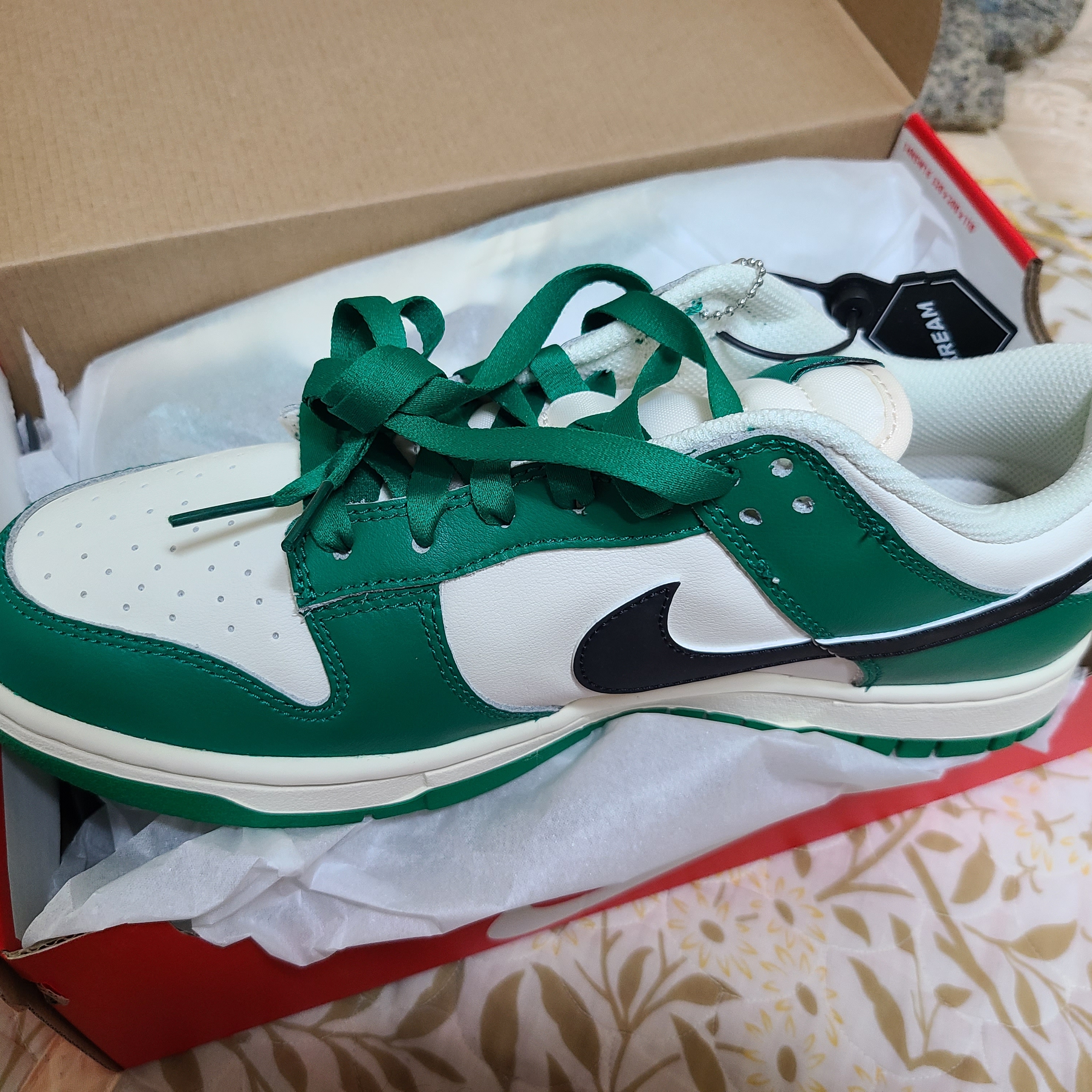 Nike Dunk Low Retro SE Jackpot Malachite 착용 스타일 - 2