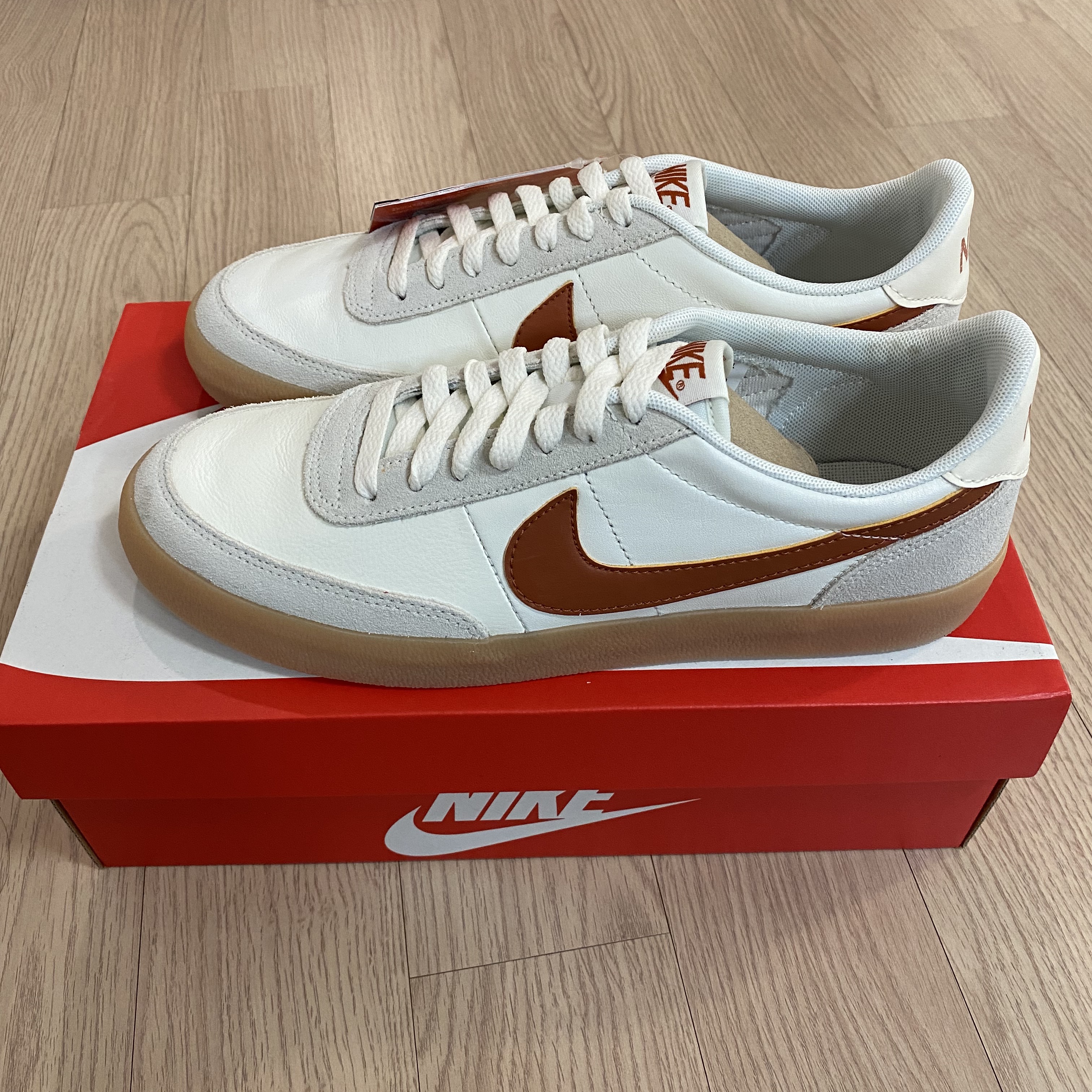 Nike Killshot 2 Leather Sail Desert Orange 착용 스타일