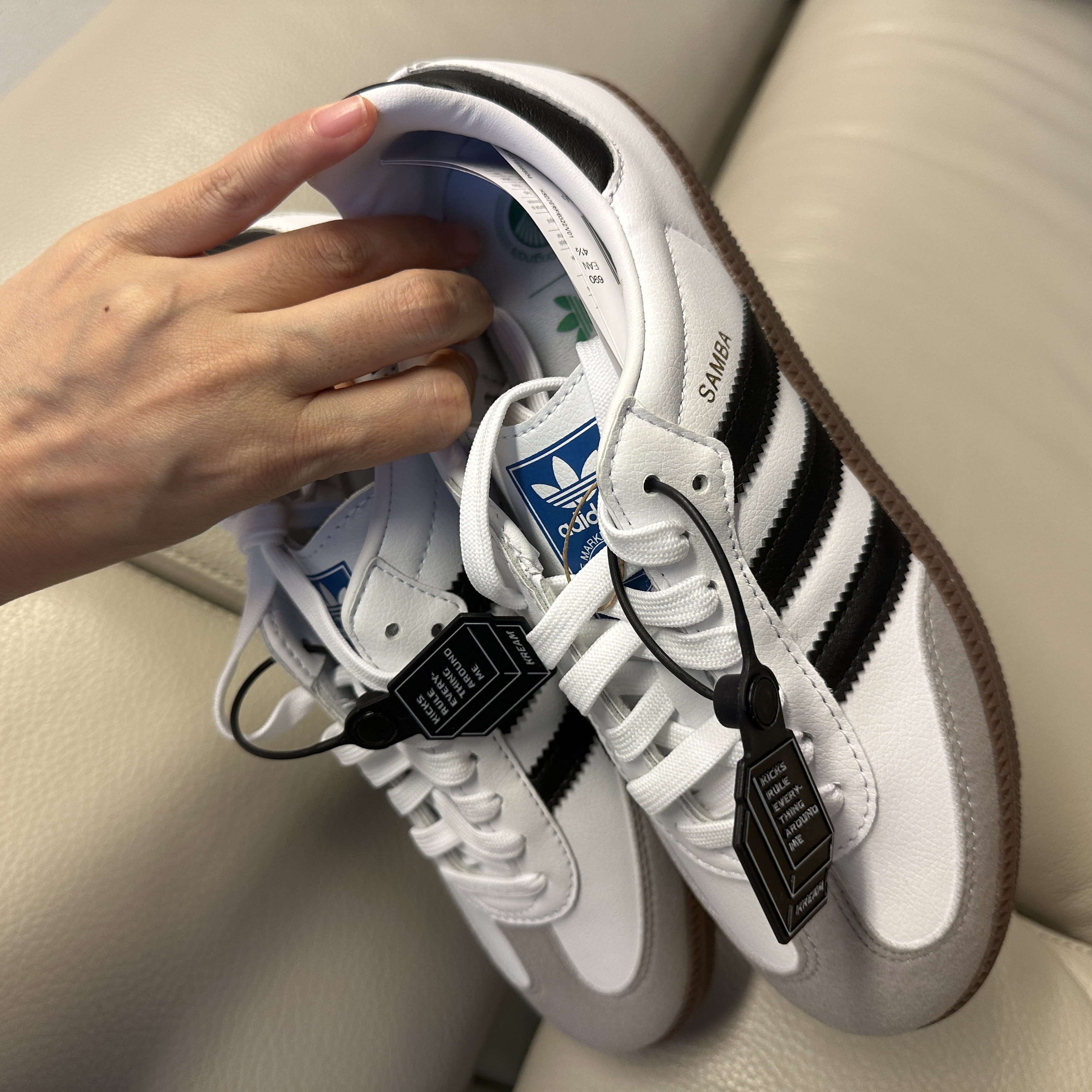 Adidas Samba Vegan White Black 착용 스타일