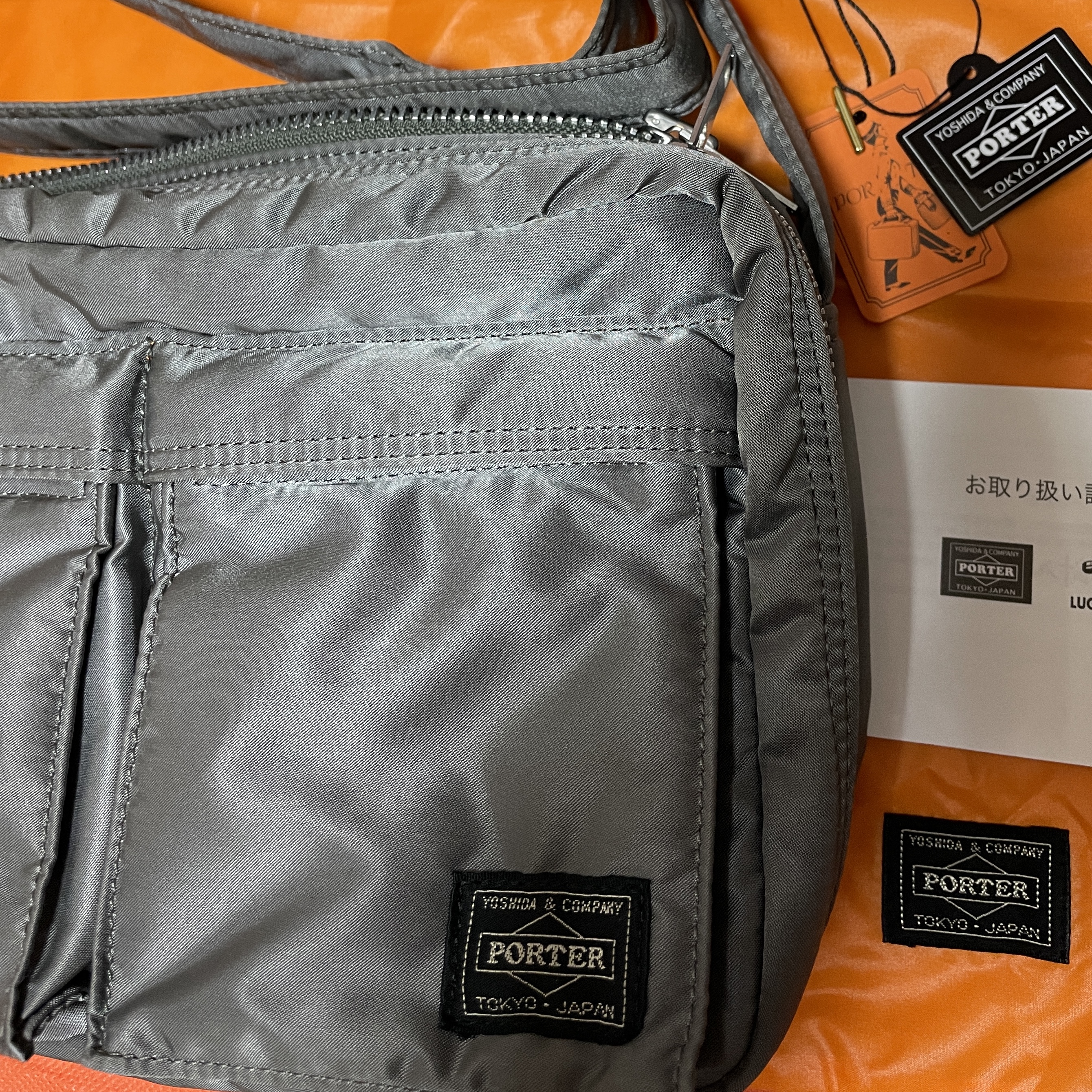 Porter Tanker Shoulder Bag S Black, Porter Tanker Shoulder Bag S Sage Green 착용 스타일
