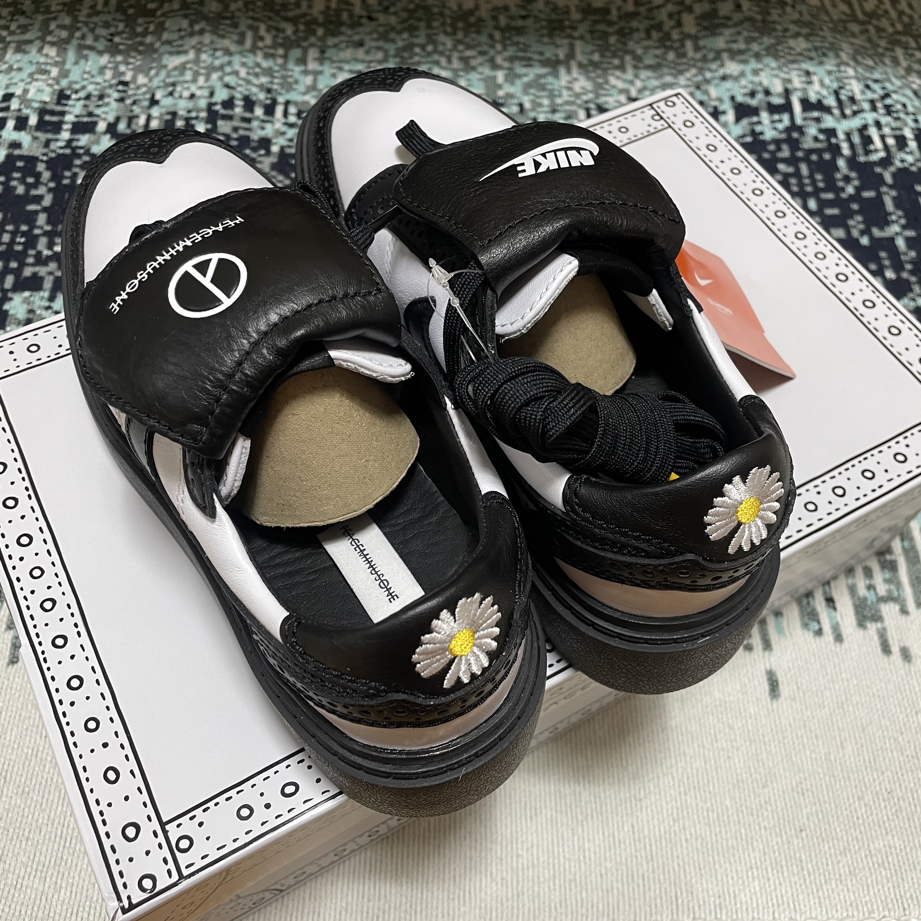 Nike x Peaceminusone Kwondo1 Black and White 착용 스타일 - 2