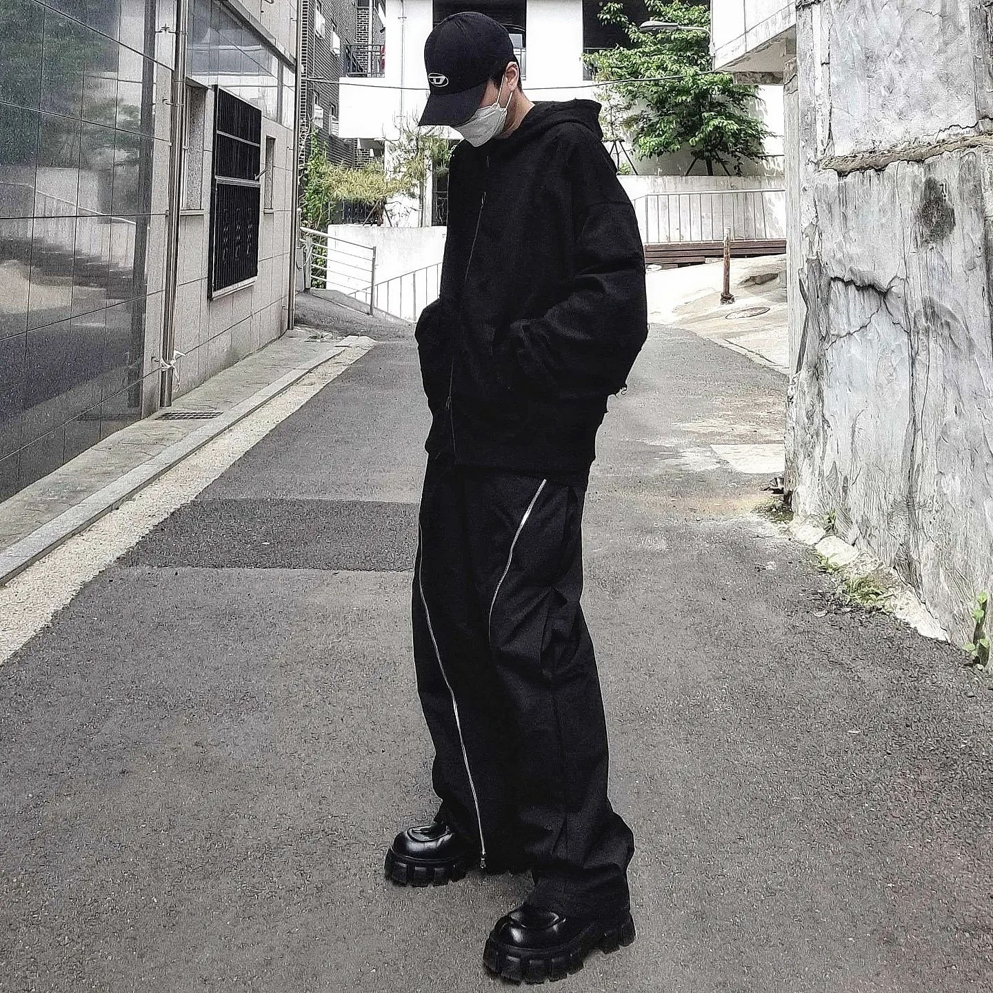 [KREAM 단독] AOP Kukano Shell Pants Black, Undermycar Otter Oversized Damage-Washed Hood Zip-Up Sepia - 22FW 착용 스타일