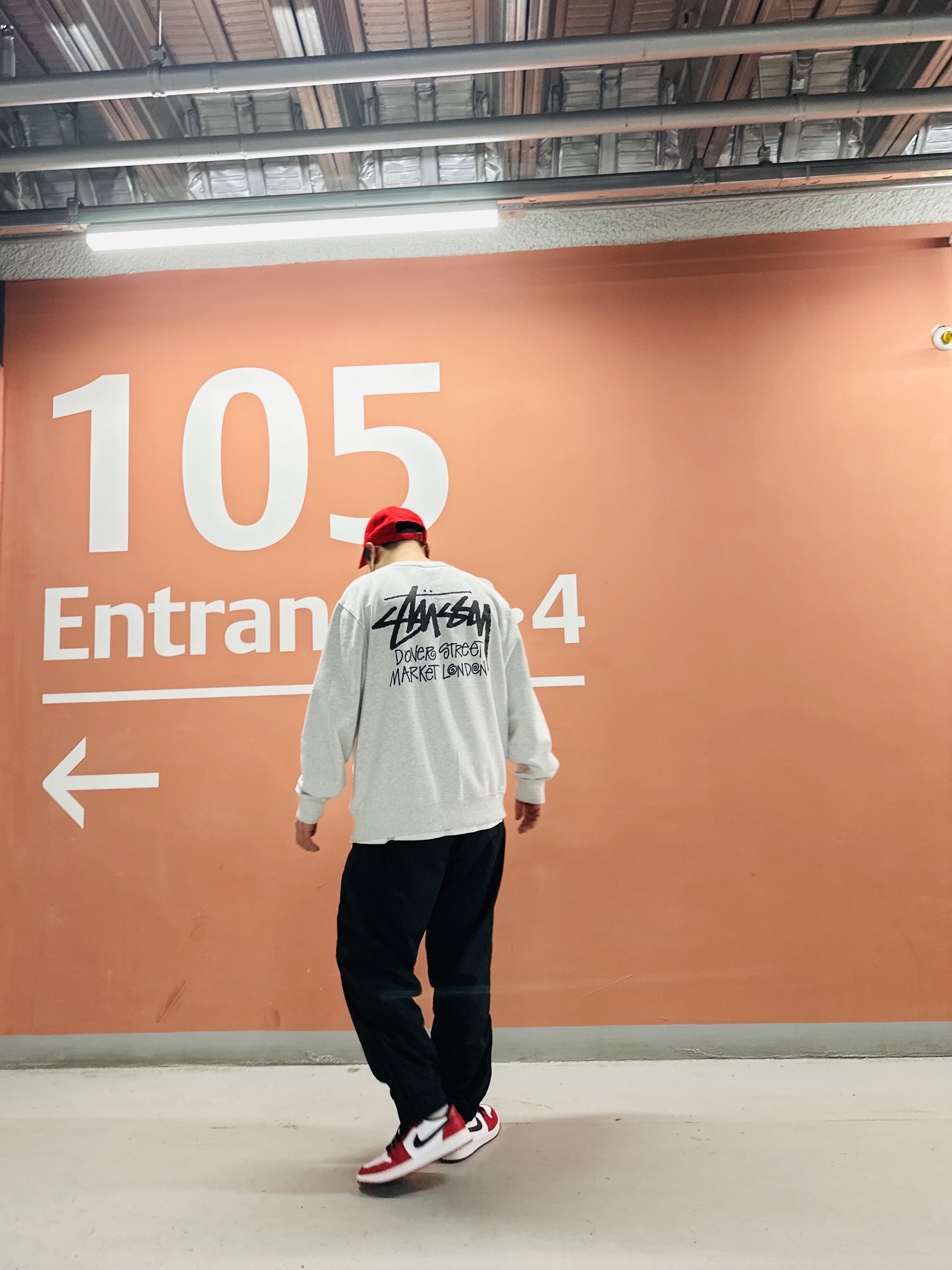 Nike Heritage 86 Futura Washed Cap University Red, Stussy Stock DSM London Crew Ash Heather 2021 착용 스타일 - 2