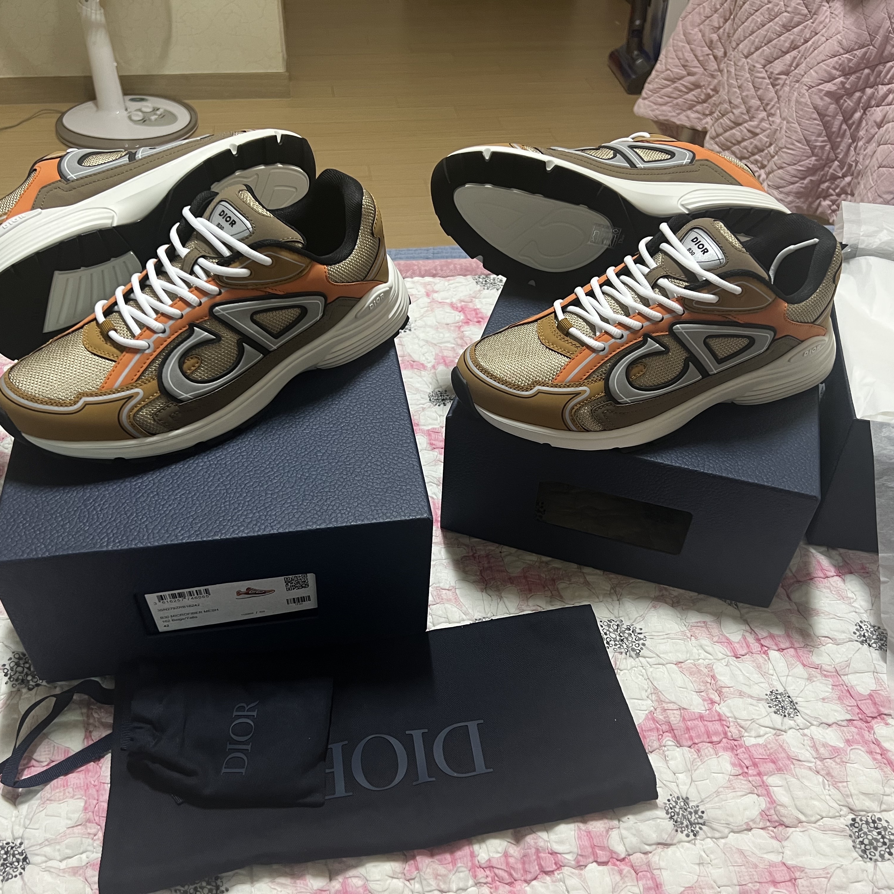 Dior B30 Sneakers Mesh Technical Fabric Grey 착용 스타일