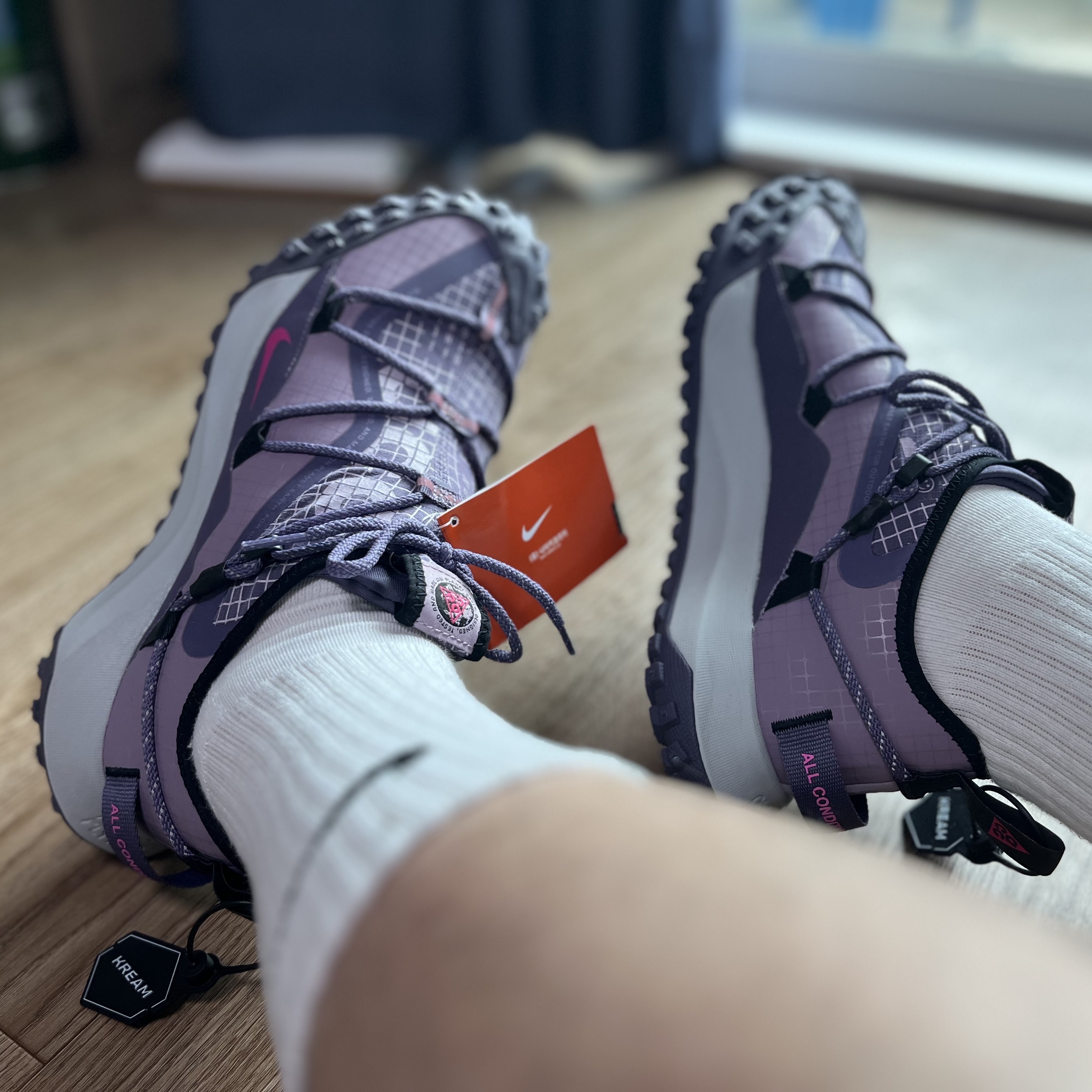 Nike ACG Mountain Fly Low Canyon Purple 착용 스타일