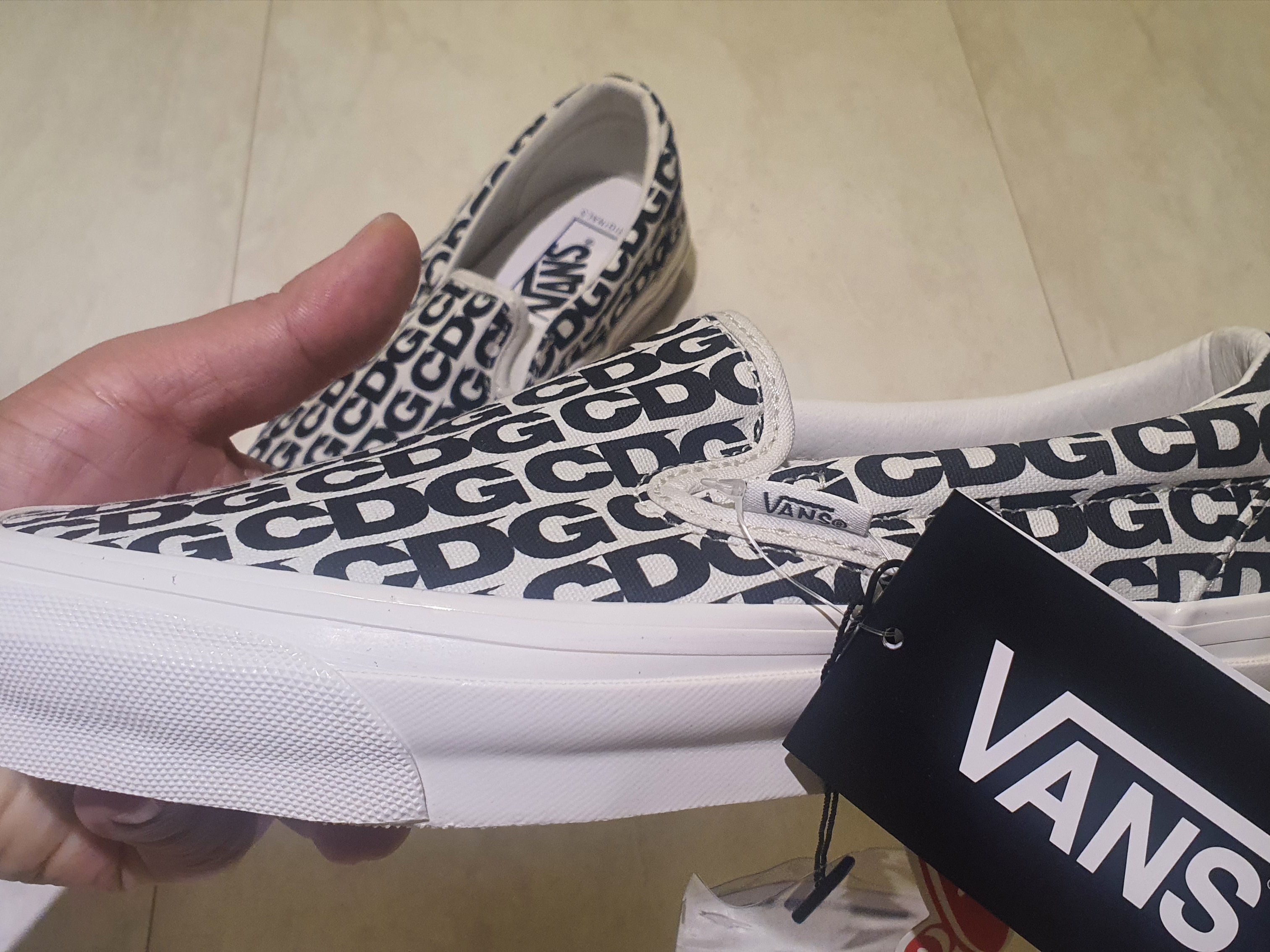 Vans Vault x CDG Slip-On LX White 착용 스타일 - 1