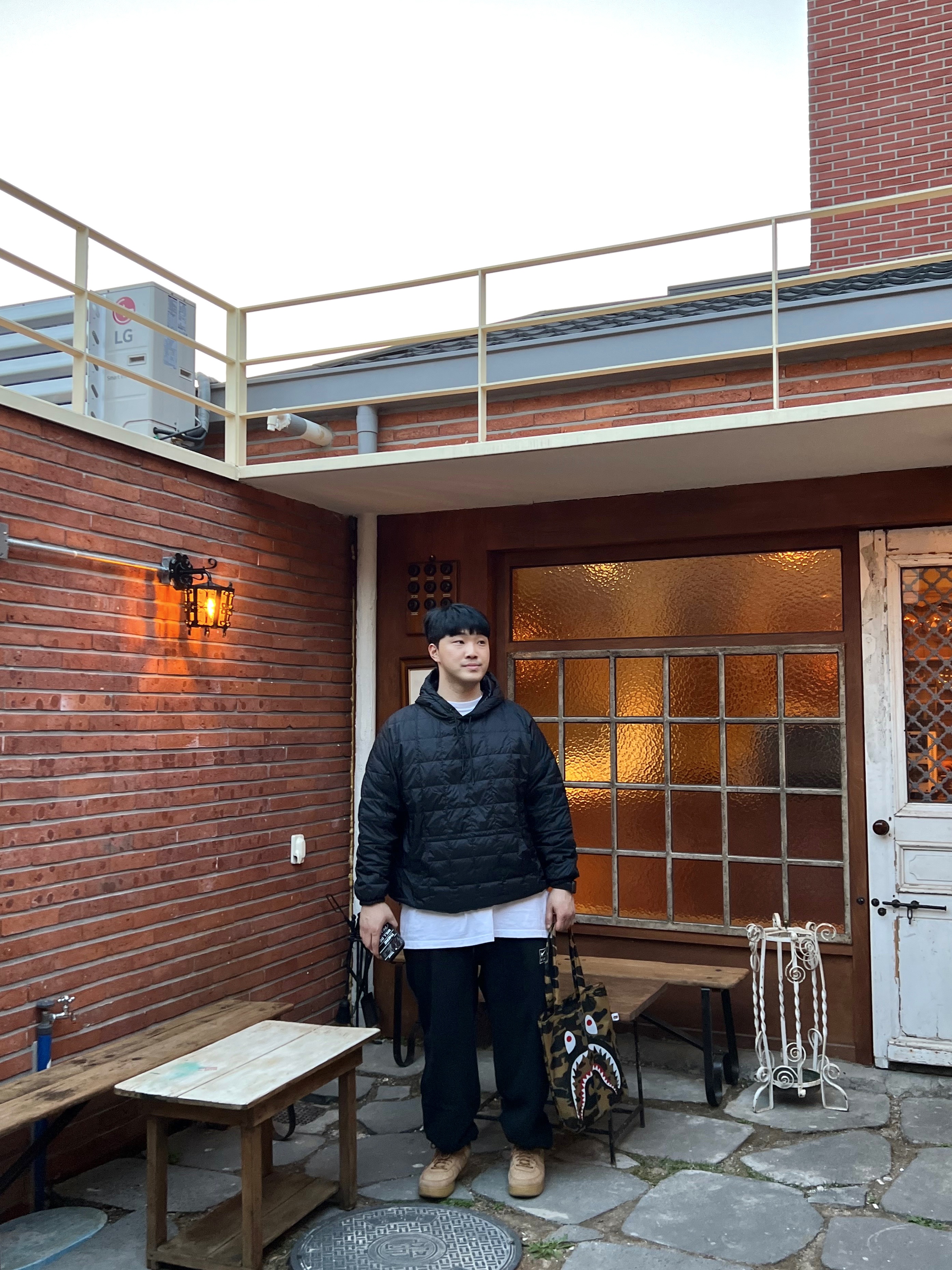 Nike x Stussy NRG Washed Fleece Pants Black (DO5296-010), Nike Air Force 1 '07 WB Flax 착용 스타일