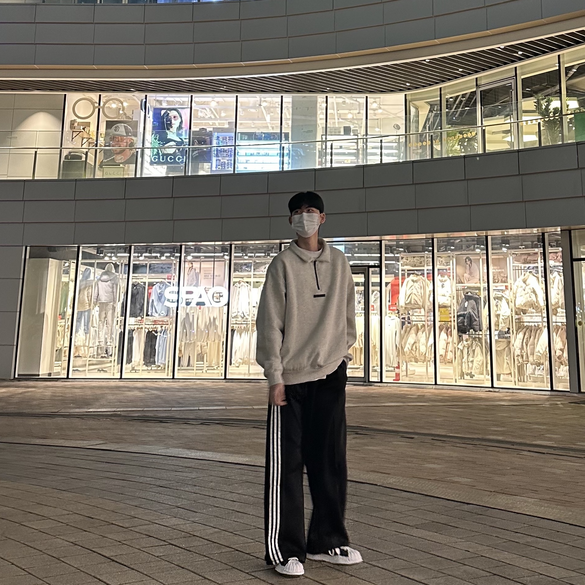 Essentials Mockneck Half-Zip Oatmeal - 21SS, Maison Mihara Yasuhiro Blakey OG Sole Canvas Low-top Sneakers Black White 착용 스타일 - 2