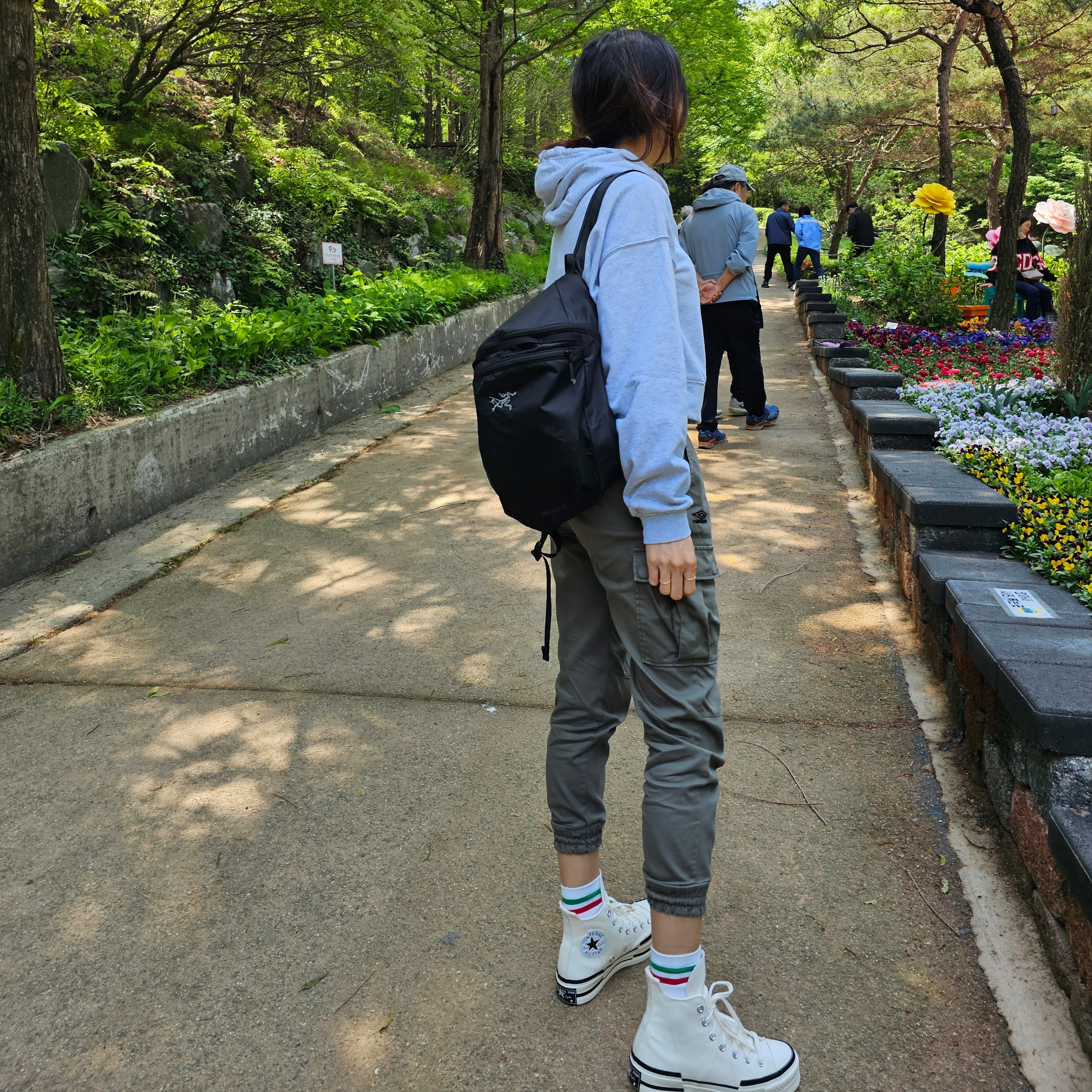 Arc'teryx Heliad 15 Backpack Black 착용 스타일