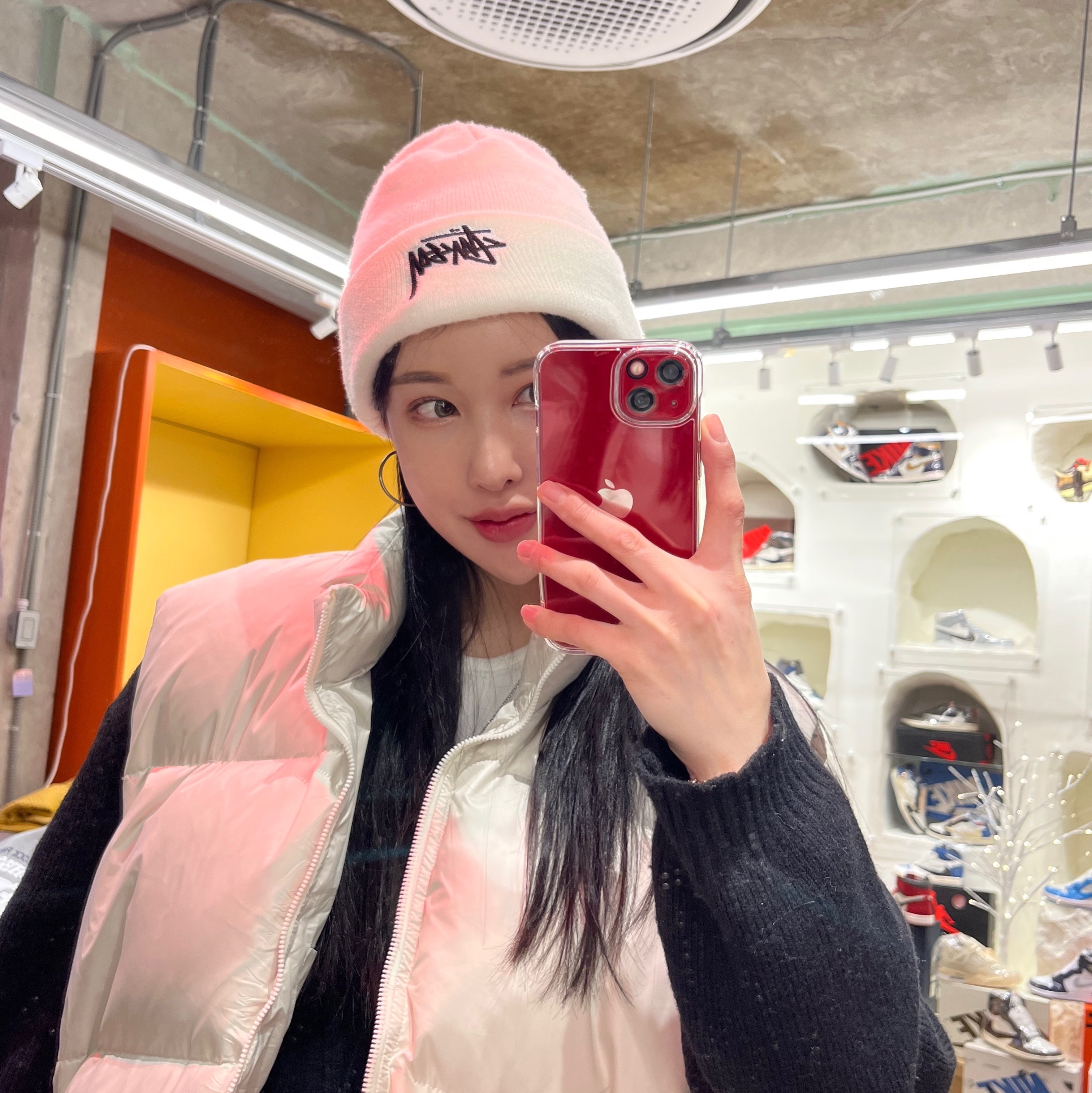 Nike x Stussy Cuff Beanie White 착용 스타일 - 1