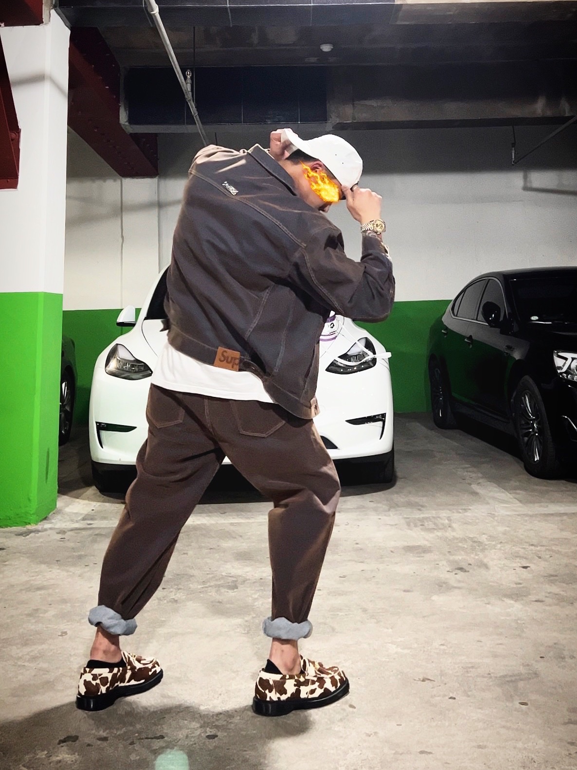 Supreme Mirror Camp Cap White - 21FW, Supreme Chicago Box Logo T-Shirt White - 22FW 착용 스타일