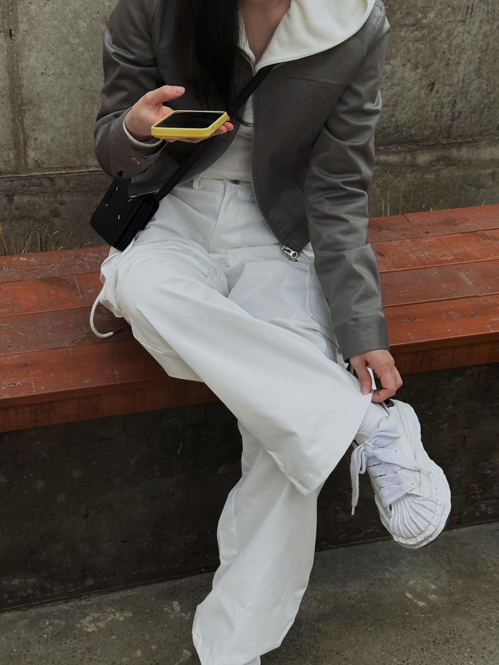 Maison Mihara Yasuhiro Blakey OG Sole Canvas Low-top Sneakers White 착용 스타일 - 4