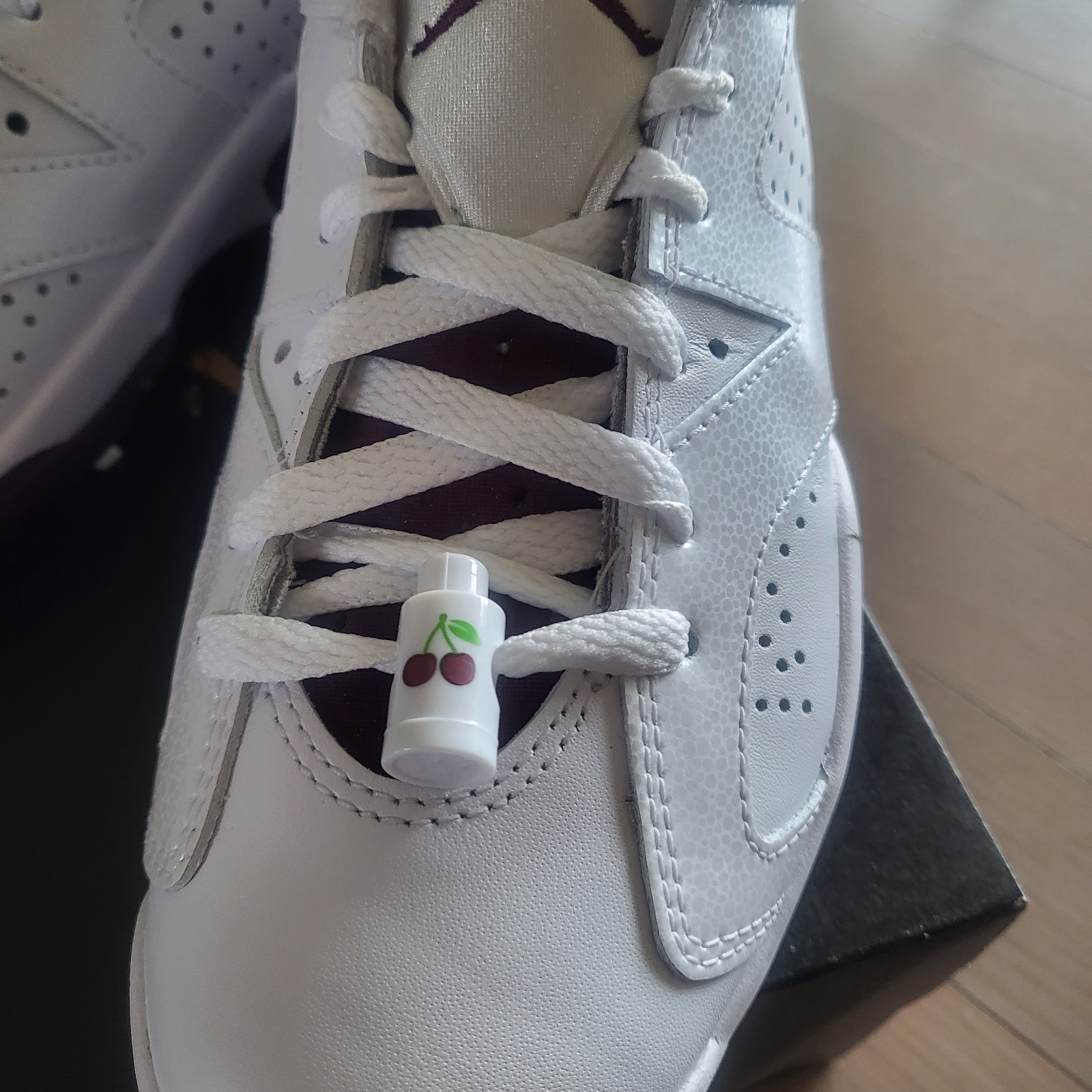 Jordan 6 Retro Low Golf White and Bordeaux 착용 스타일 - 4