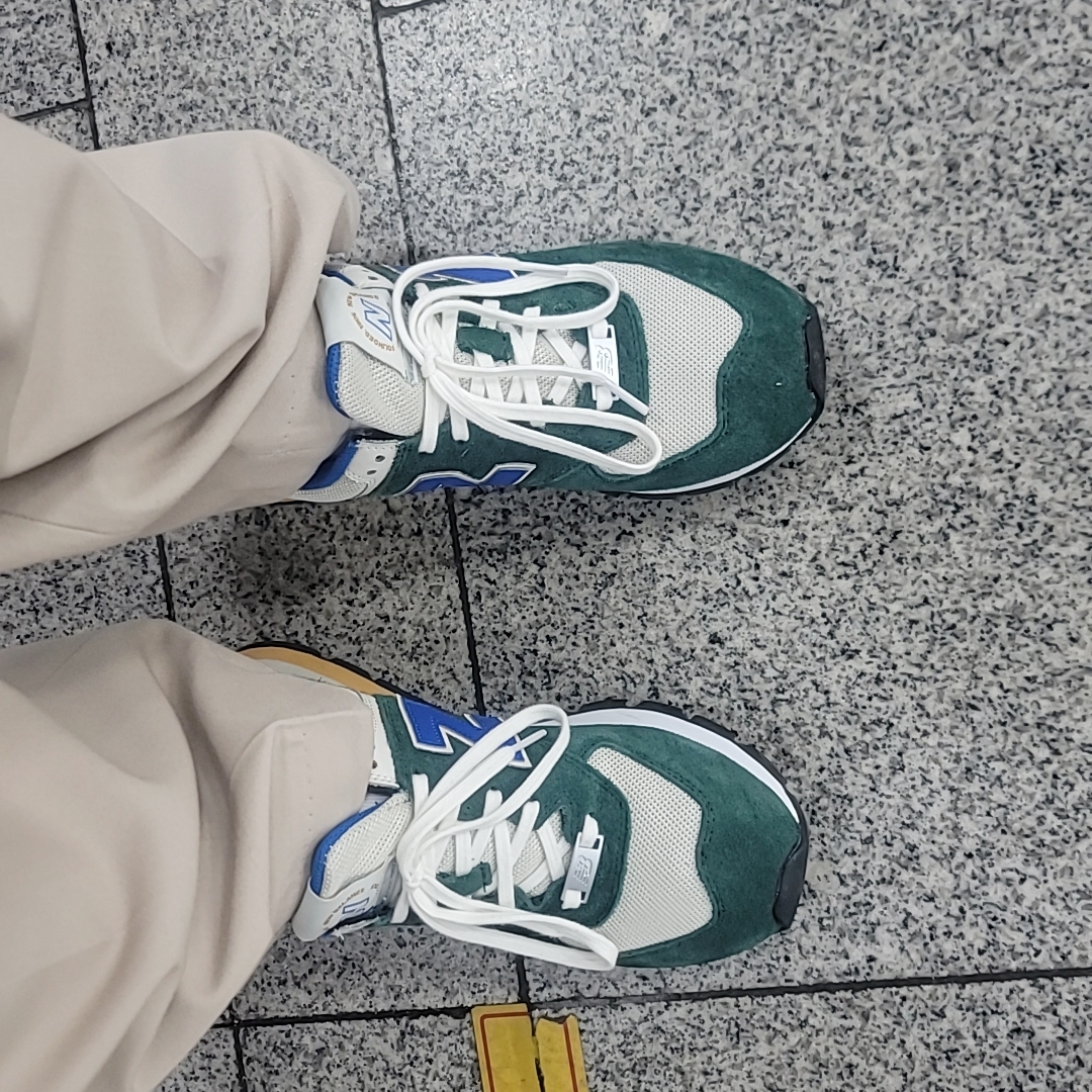 New Balance 574 Rugged Green Blue 착용 스타일
