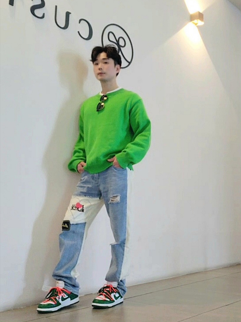 나이키 x 오프화이트 덩크 로우 파인 그린 착용 스타일 - 2