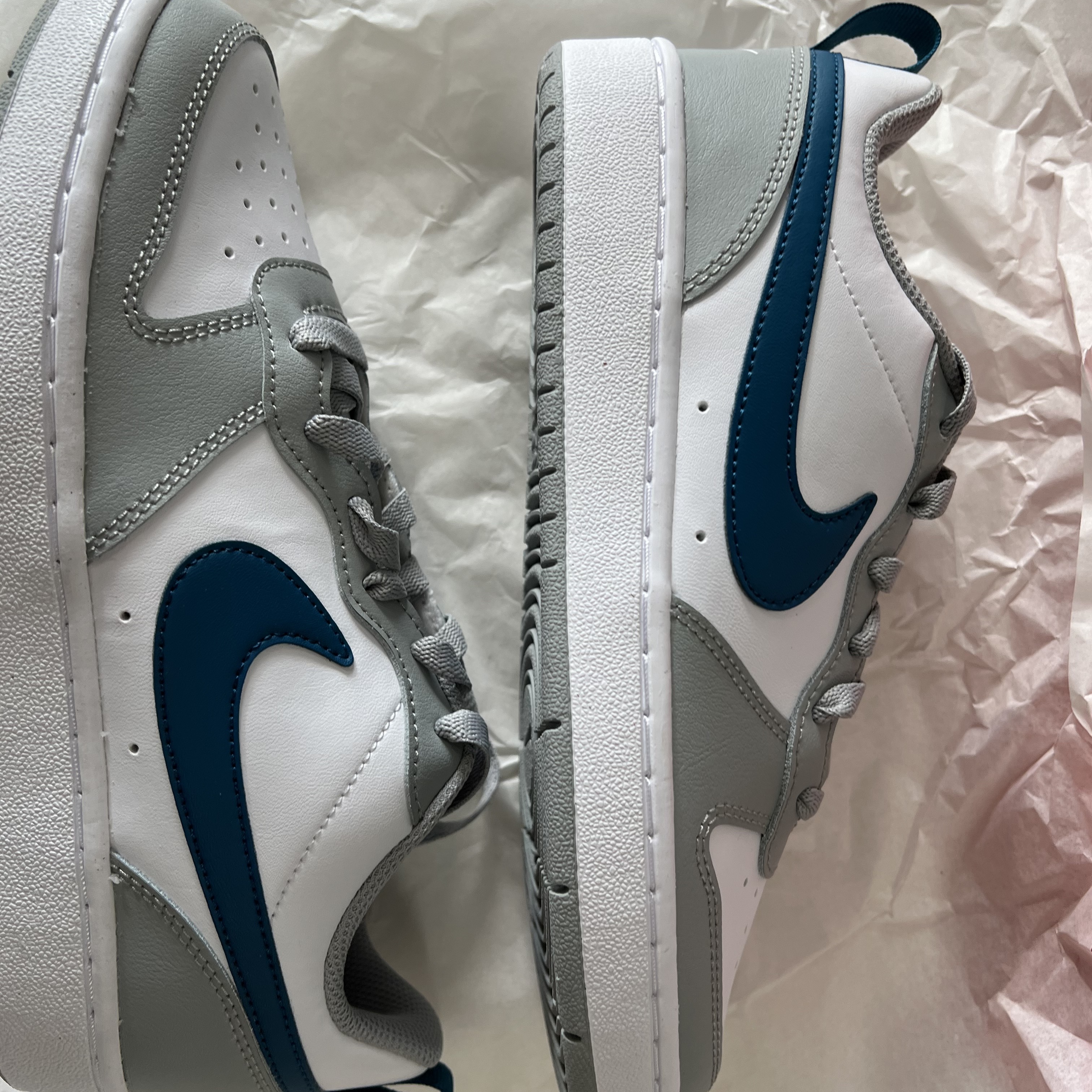 (GS) Nike Court Borough Low 2 Light Smoke Grey 착용 스타일