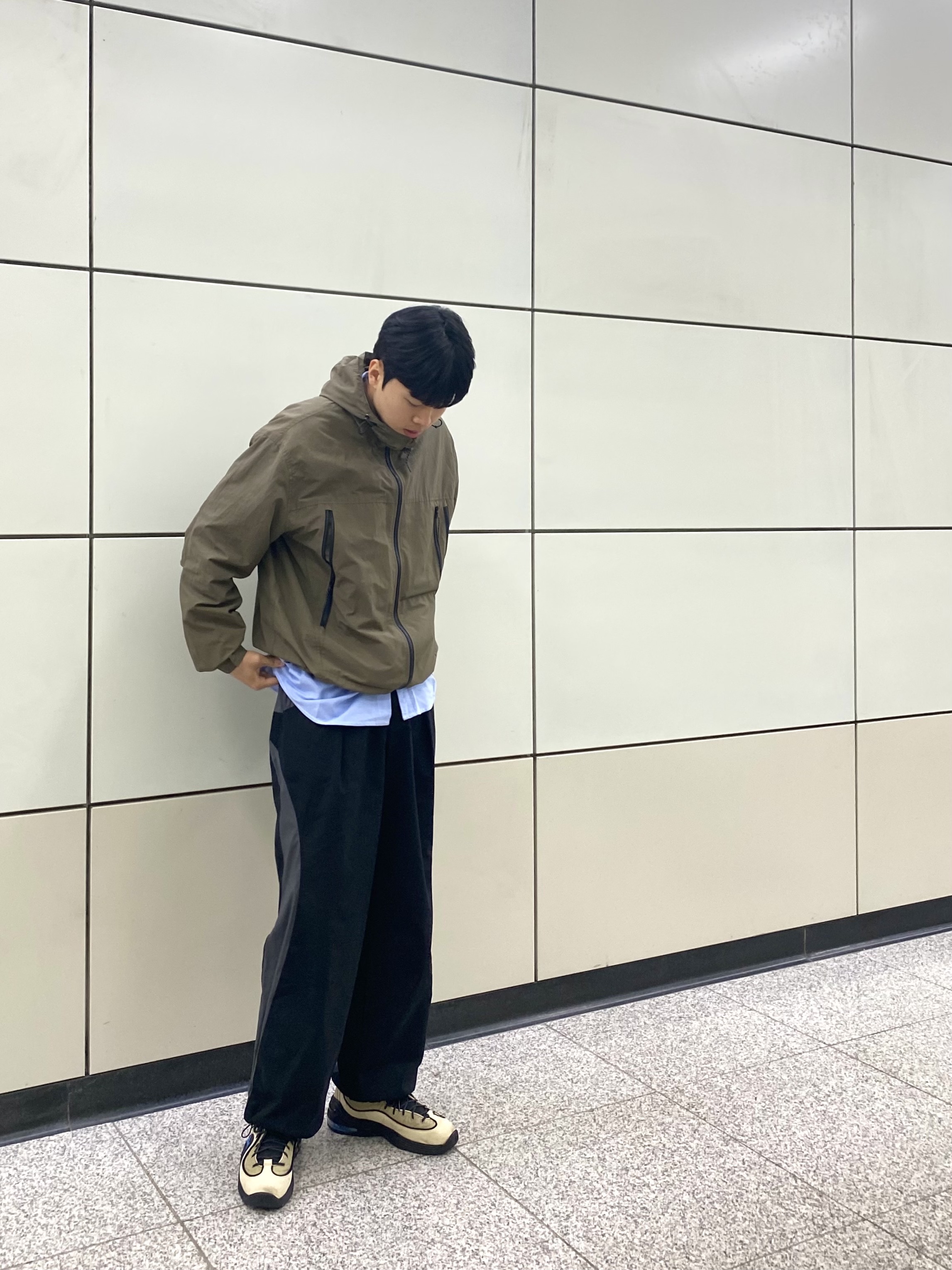 Nike x Stussy Air Penny II Rattan and Limestone, Art Of Field Round Colorway Pintuck Pants Black 착용 스타일