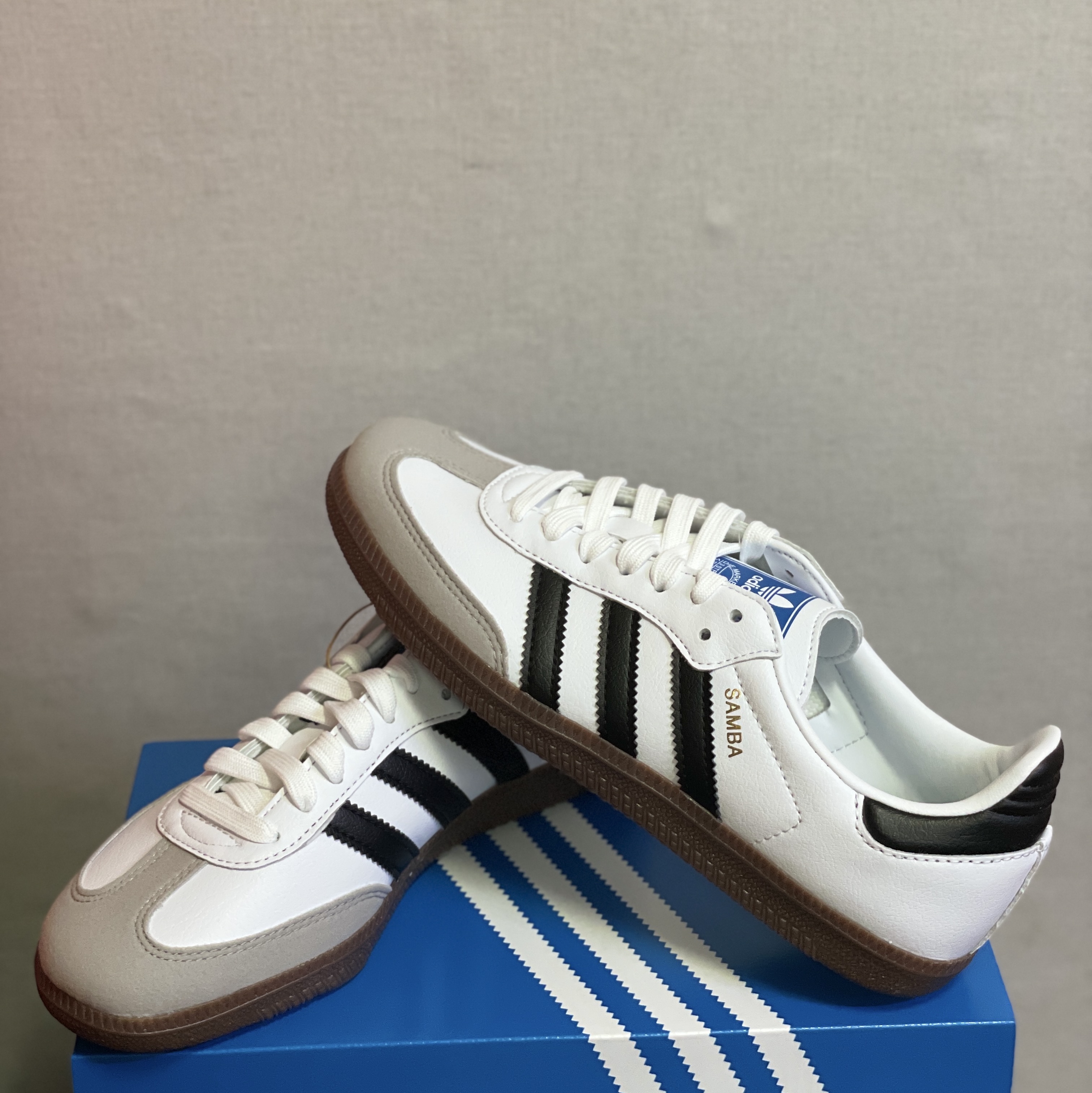 Adidas Samba Vegan White Black 착용 스타일 - 2