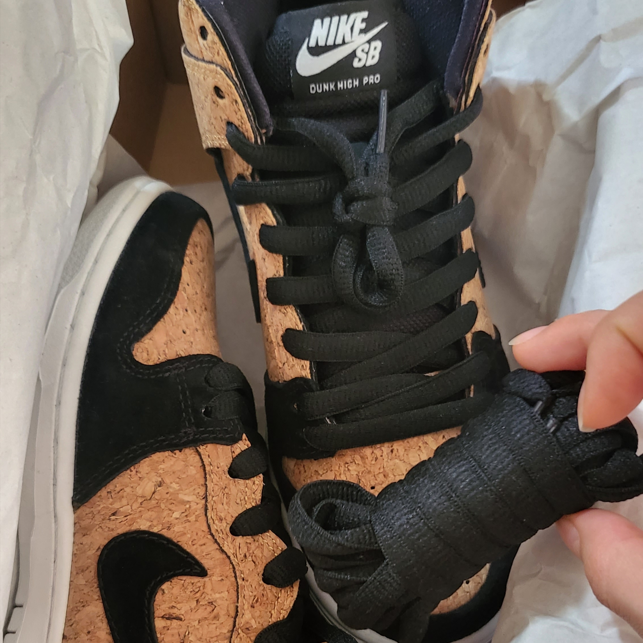 Nike SB Dunk High Premium Cork 착용 스타일