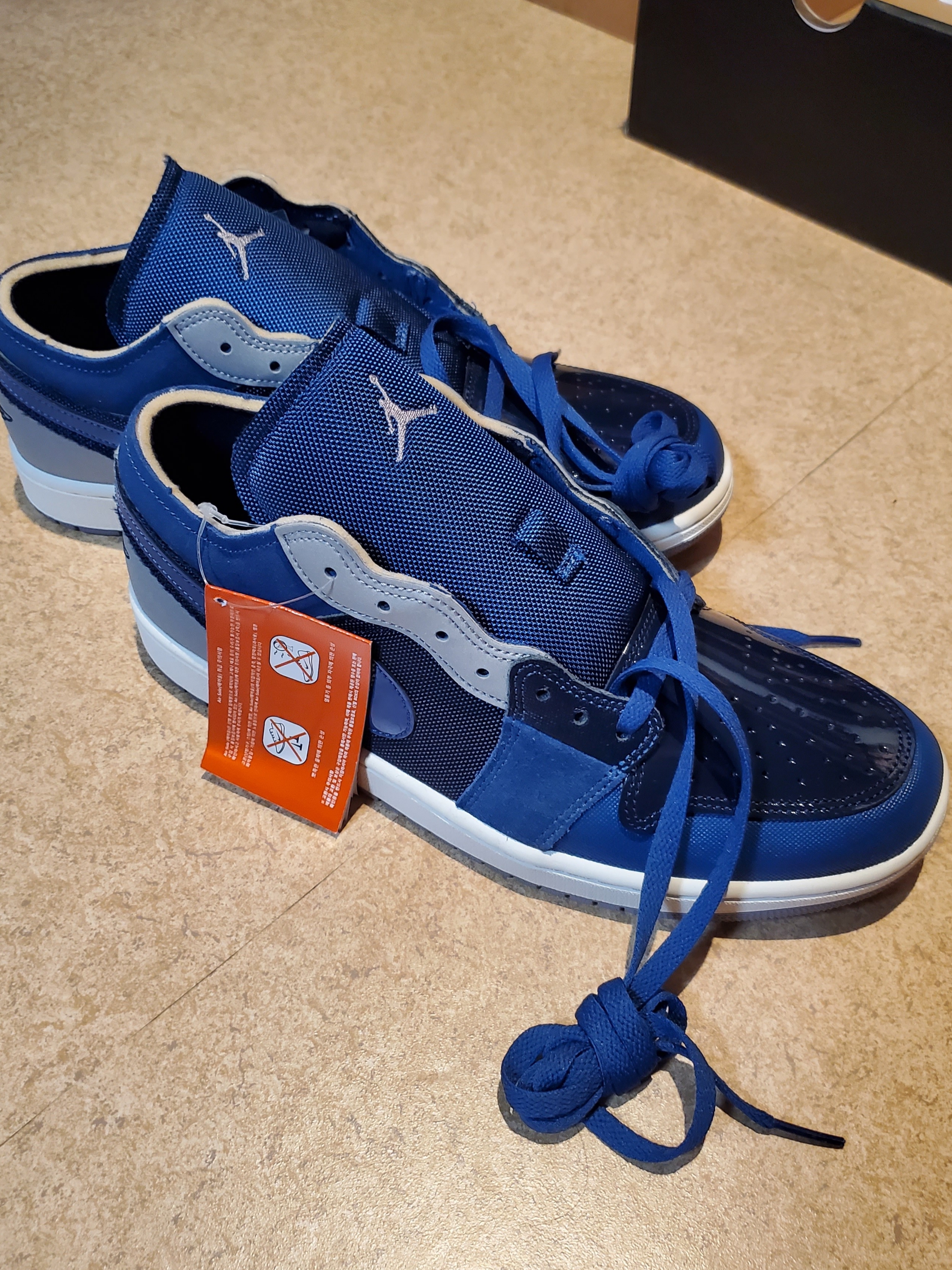 Jordan 1 Low SE Craft Obsidian 착용 스타일 - 2