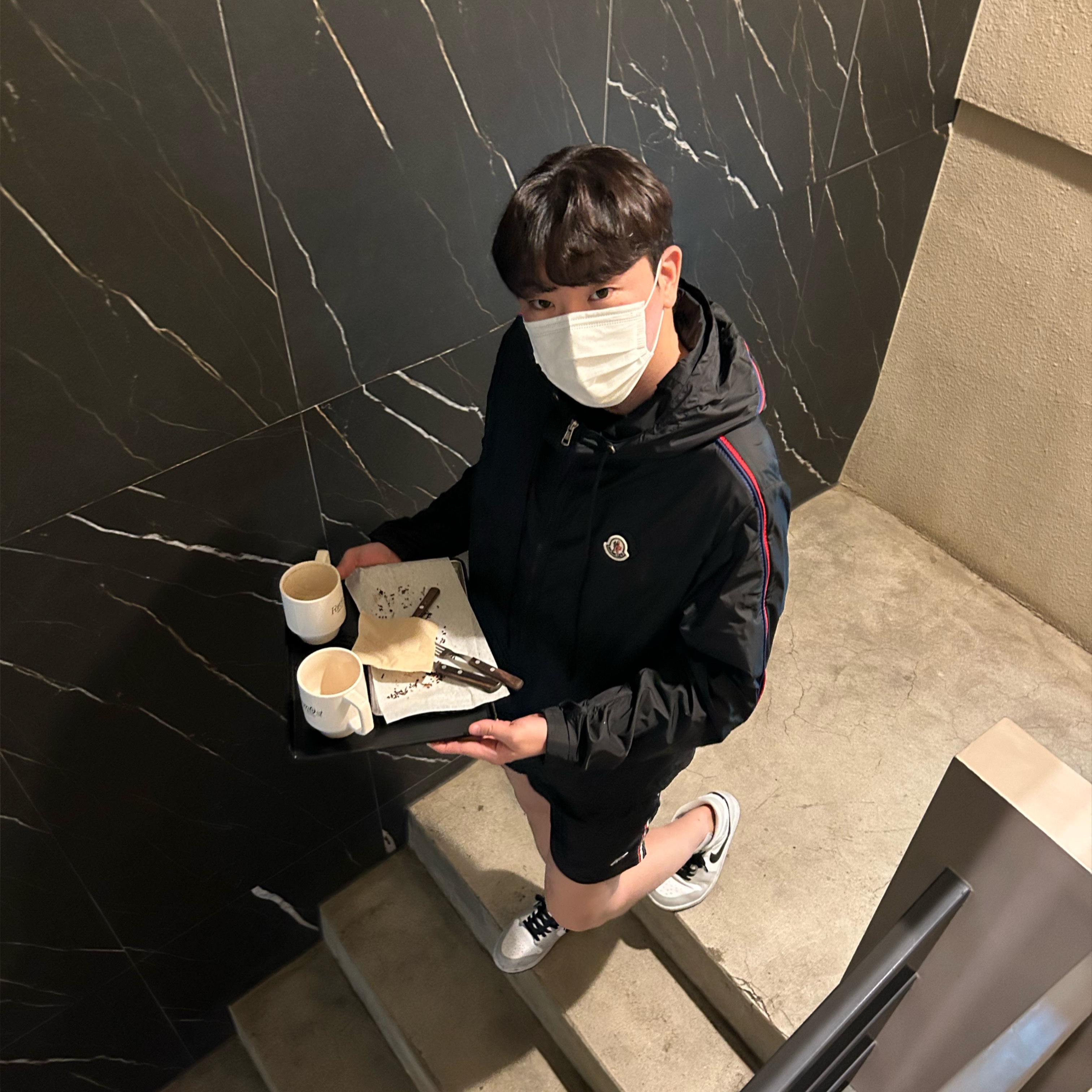 Moncler Hattab Rain Jacket Black - 22SS, (W) Nike Dunk Low Light Smoke Grey 착용 스타일