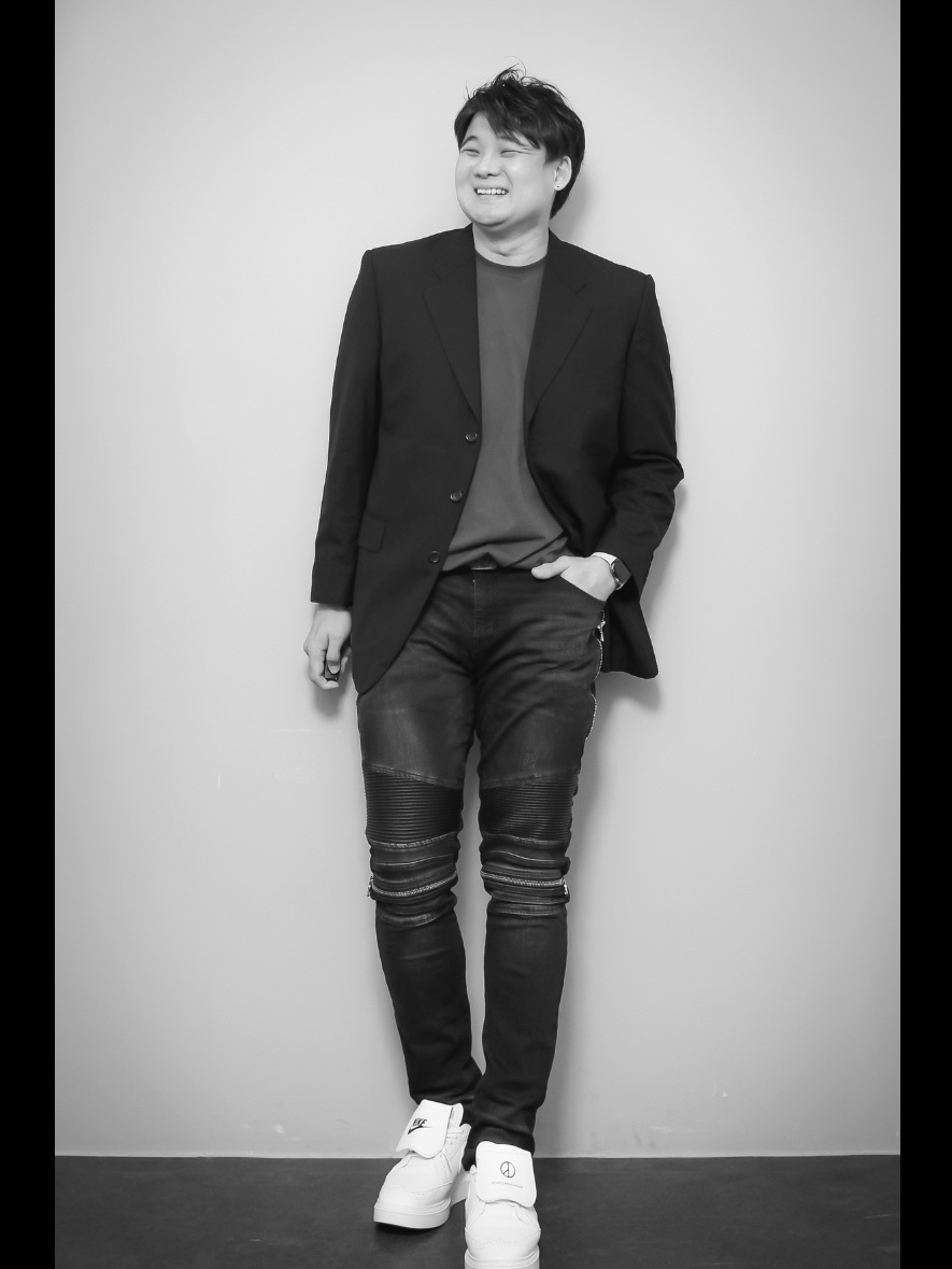 언더마이카 신세계 팝업 티셔츠 스칸디나비안 - 22SS, 나이키 x 피스마이너스원 퀀도1 화이트 착용 스타일 - 2
