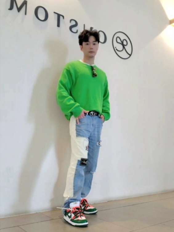 나이키 x 오프화이트 덩크 로우 파인 그린 착용 스타일 - 1