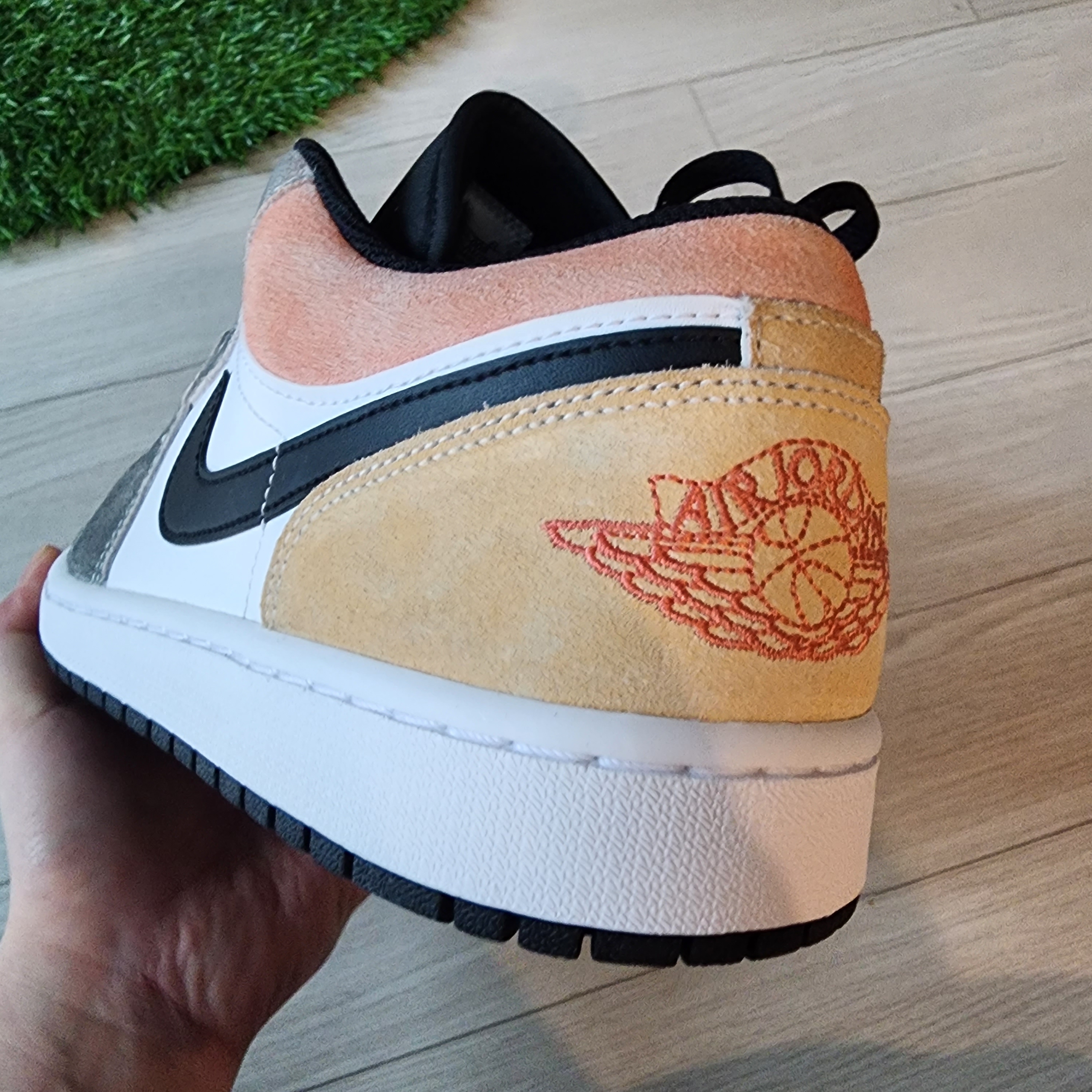 Jordan 1 Low SE Flight Club 착용 스타일 - 3