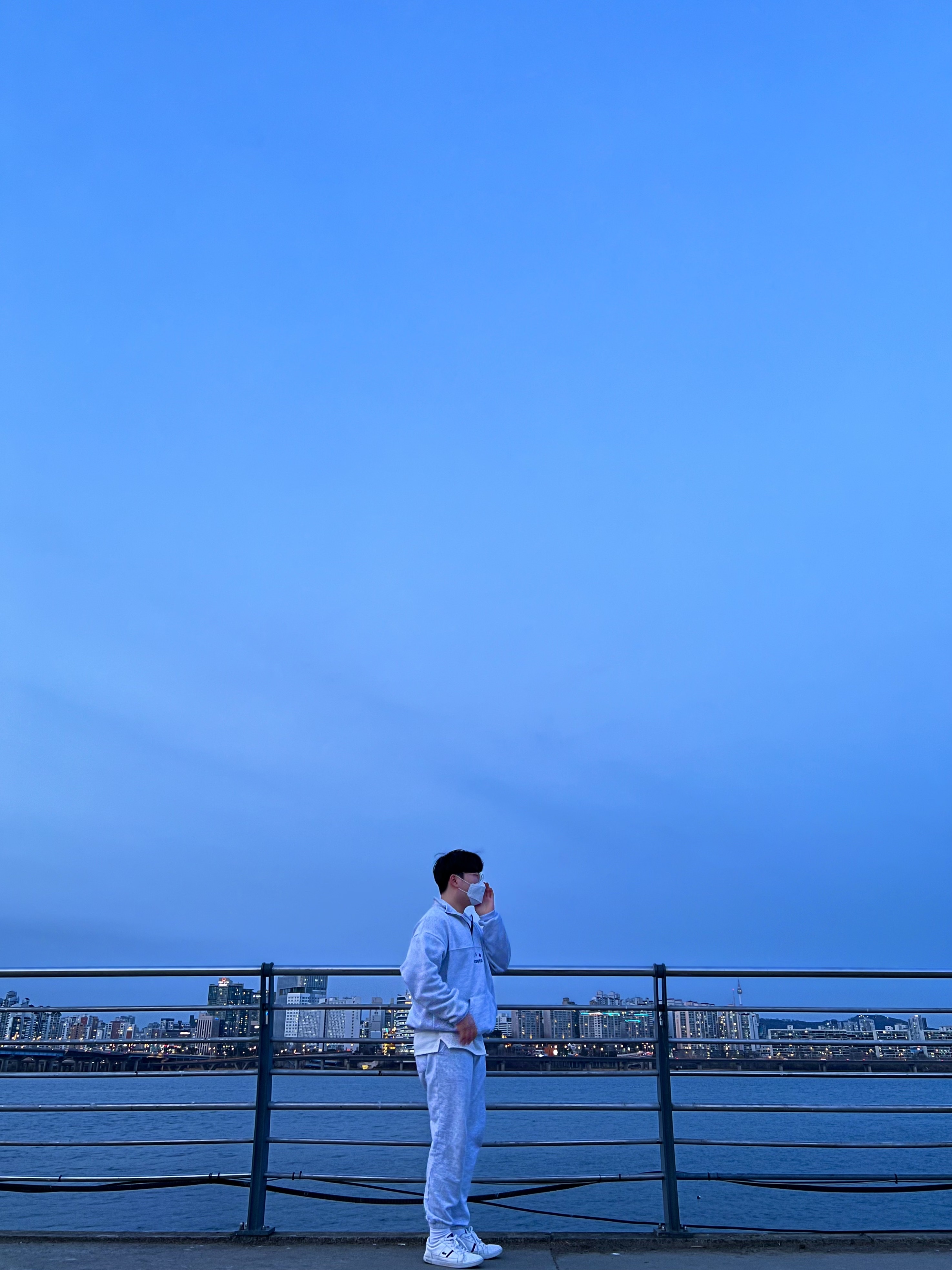 IAB Studio Half Zip Pullover Light Gray 착용 스타일 - 2