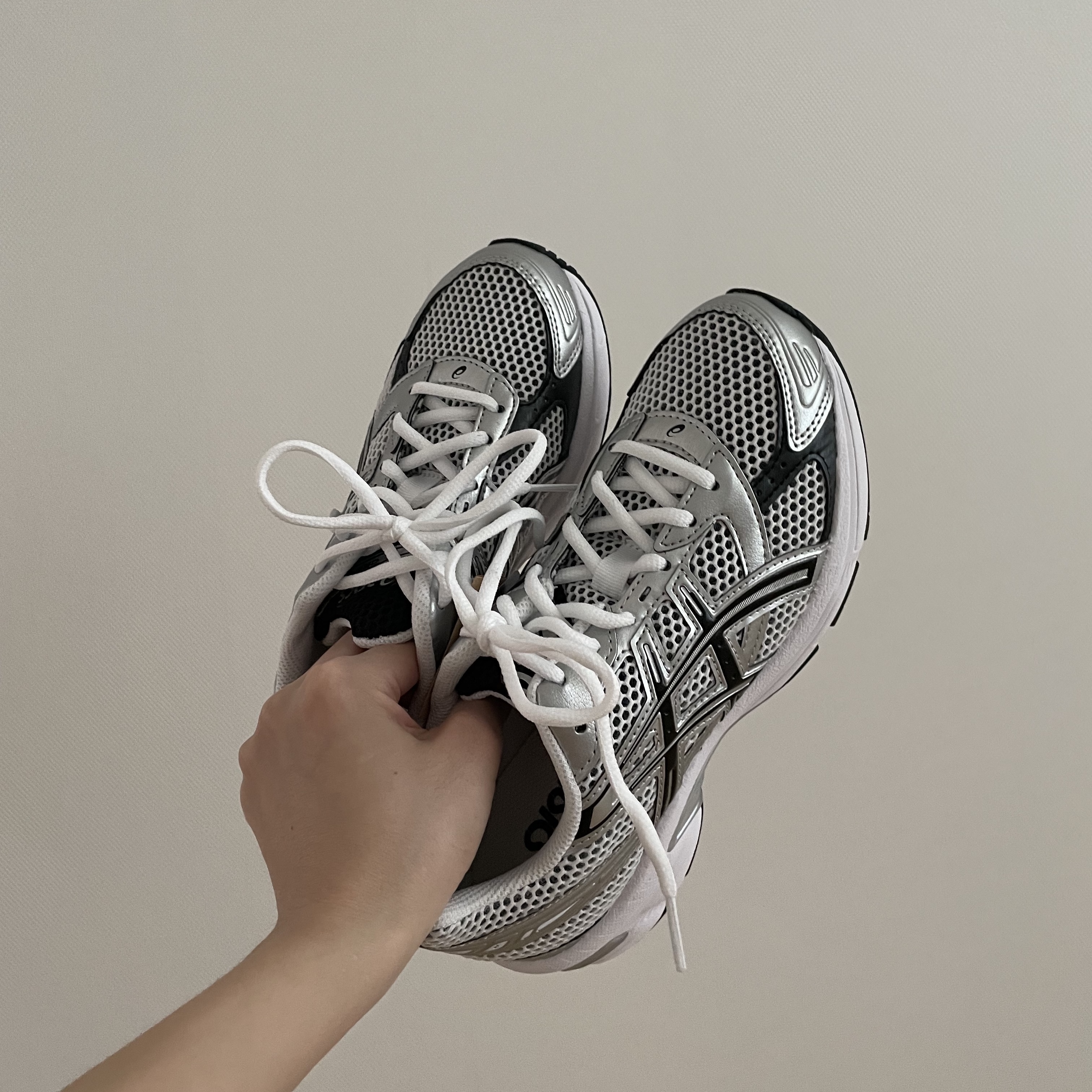 Asics Gel-1130 White Black 착용 스타일