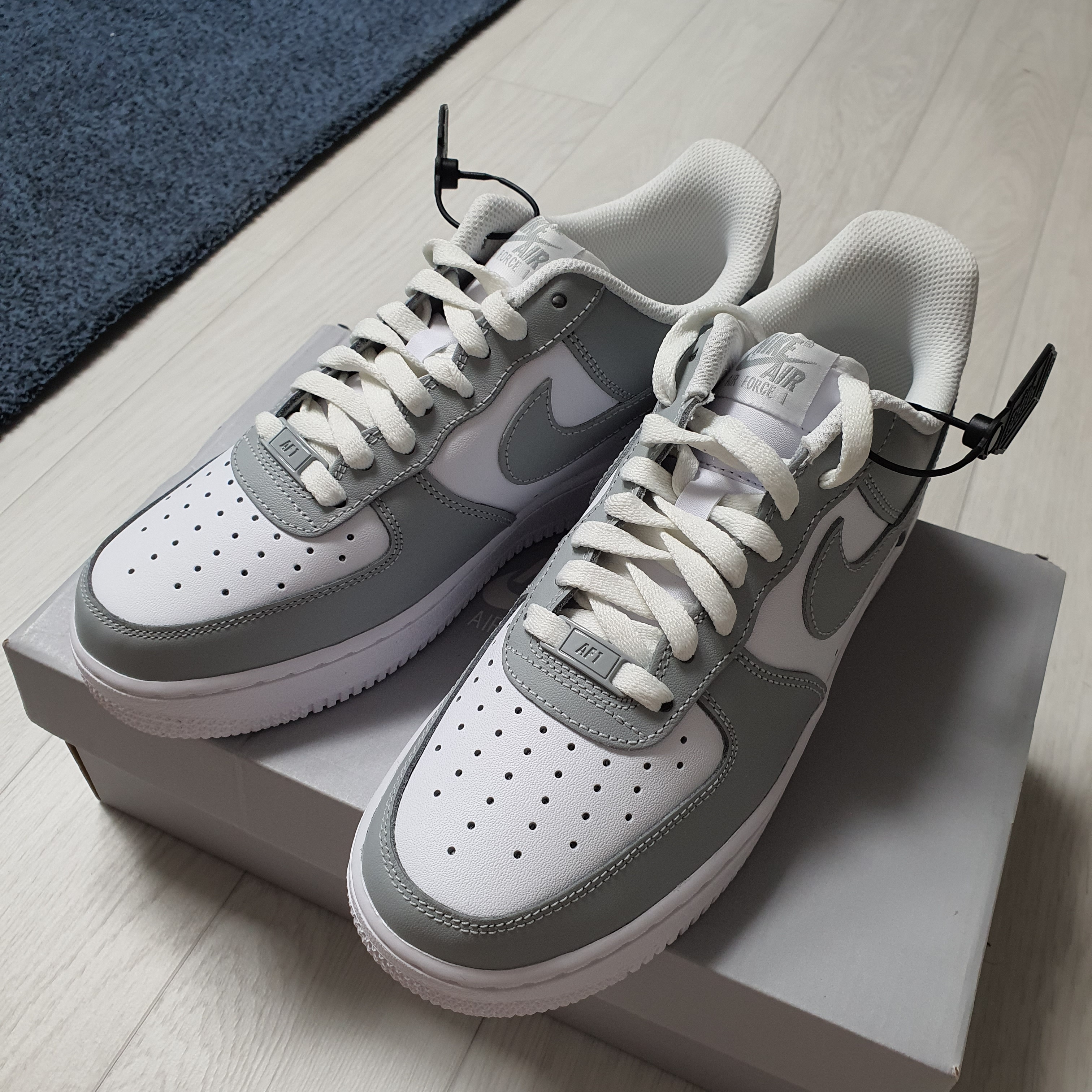 Nike Air Force 1 Low White Grey 착용 스타일
