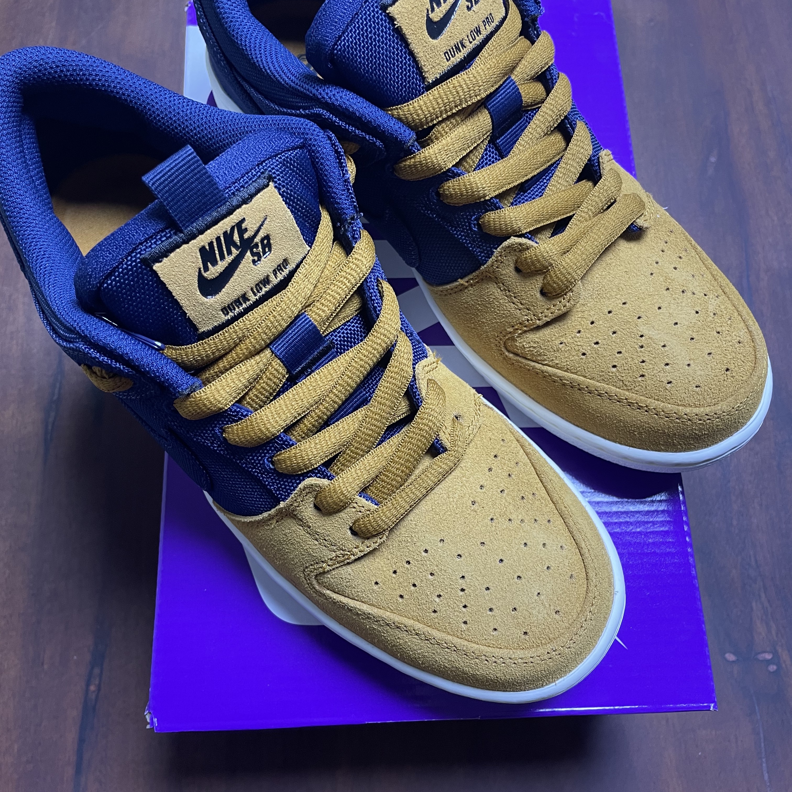 Nike SB Dunk Low Pro Premium Desert Ochre and Midnight Navy 착용 스타일 - 4