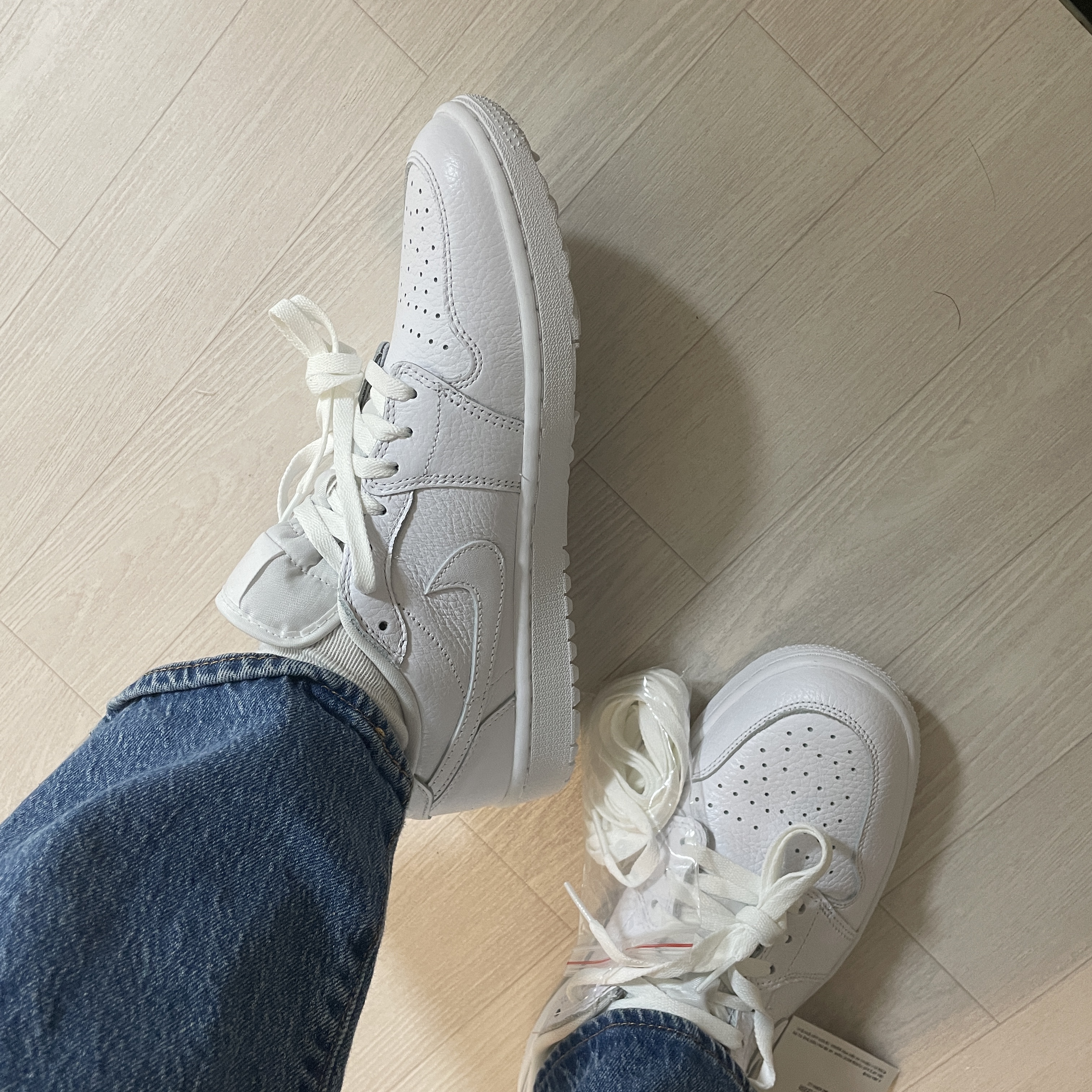 Jordan 1 Low Golf Triple White 착용 스타일