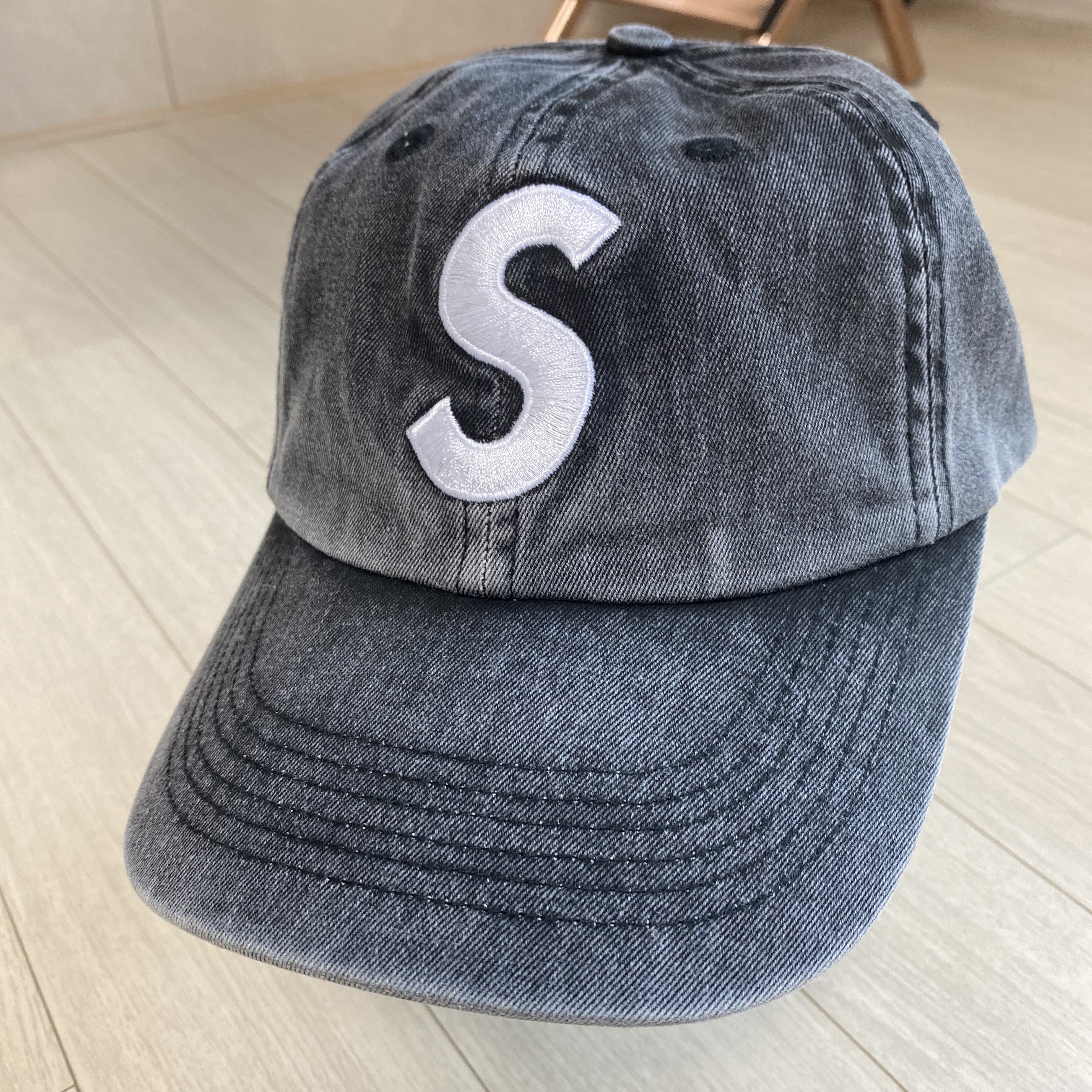 Supreme Pigment Print S Logo 6-Panel Black - 22FW 착용 스타일