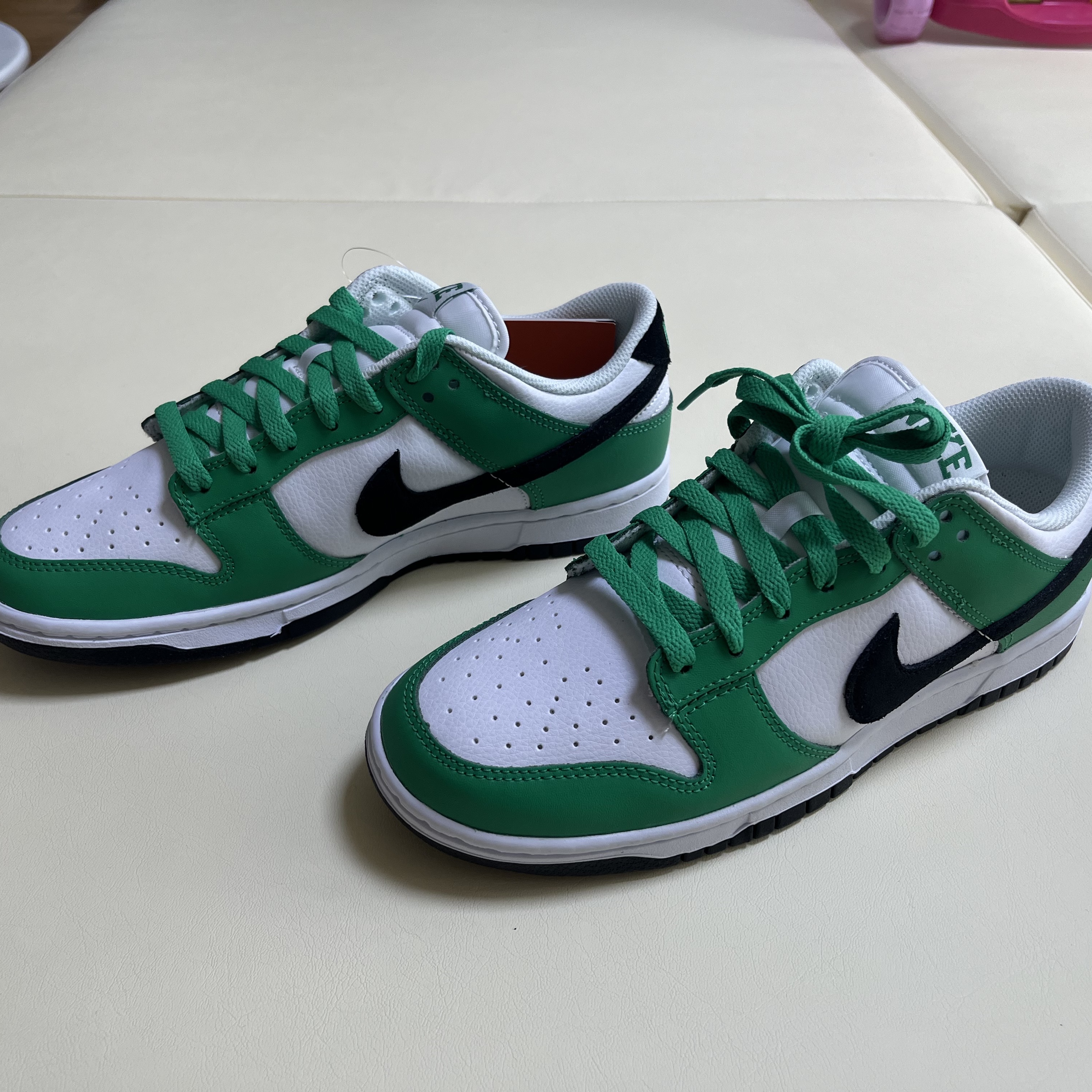 Nike Dunk Low White Green 착용 스타일 - 2