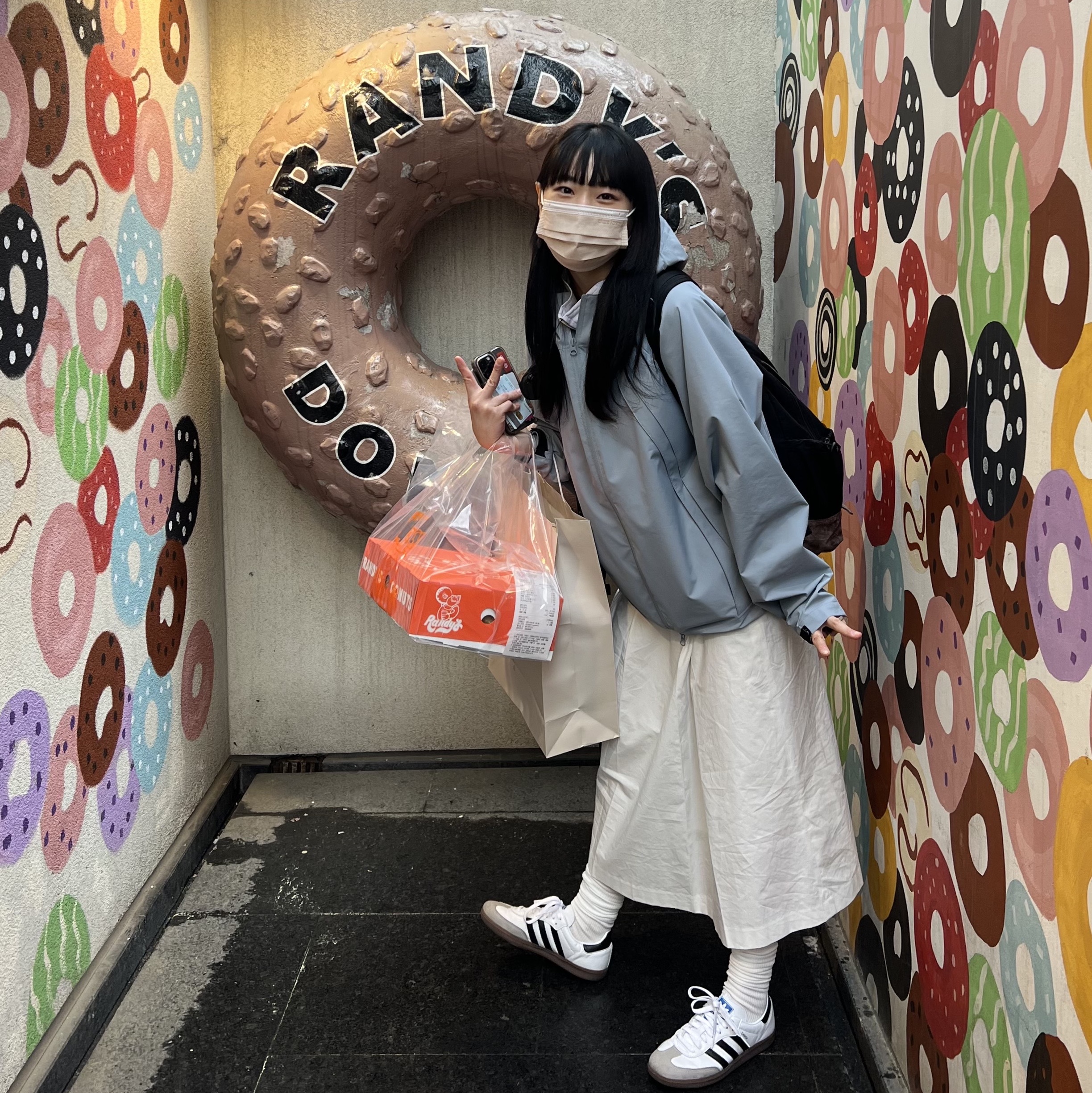 Adidas Samba Vegan White Black, Sansan Gear Windblock Jacket Sky Blue - 22FW 착용 스타일
