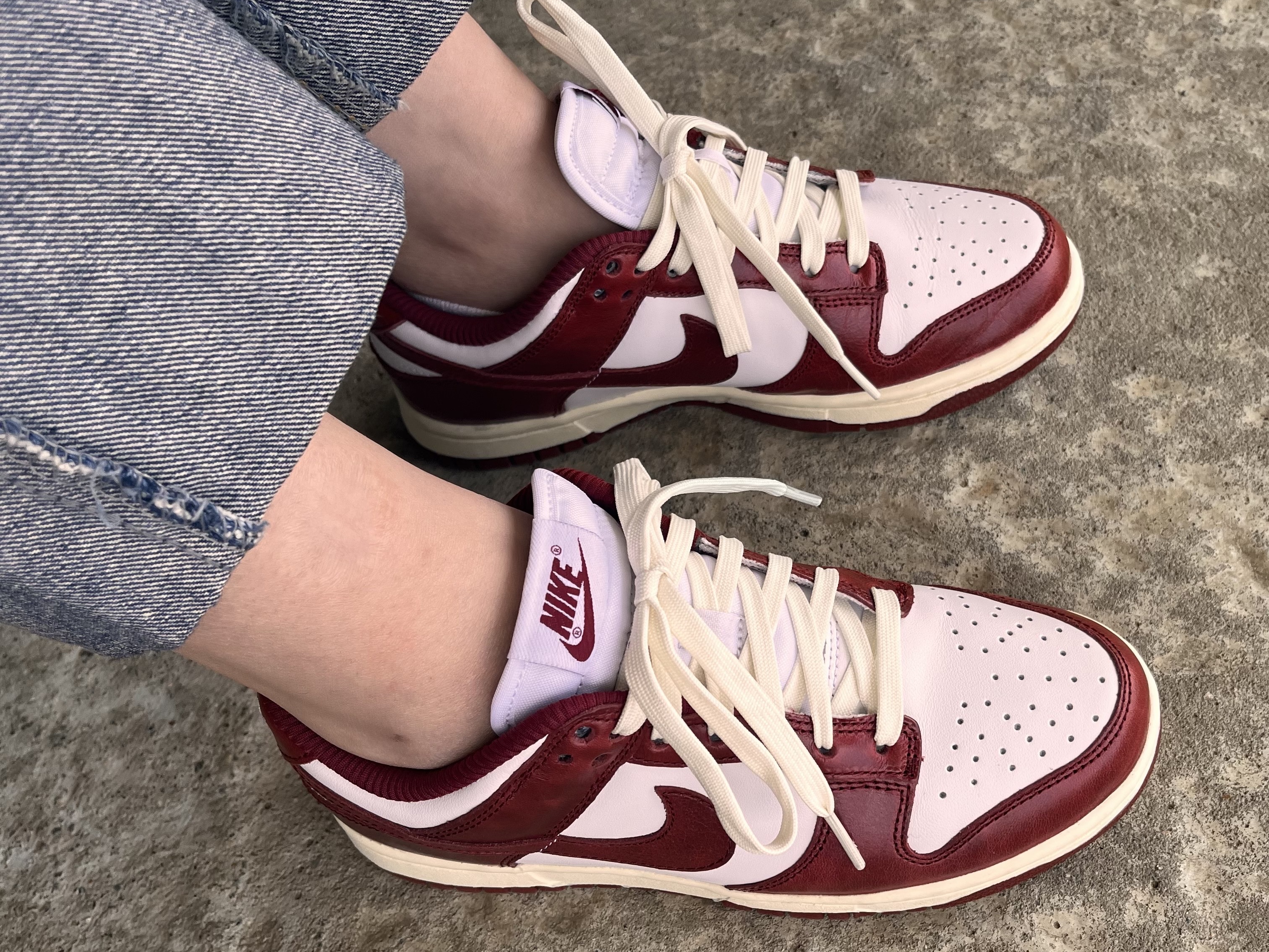 (W) Nike Dunk Low Retro PRM Team Red and White 착용 스타일