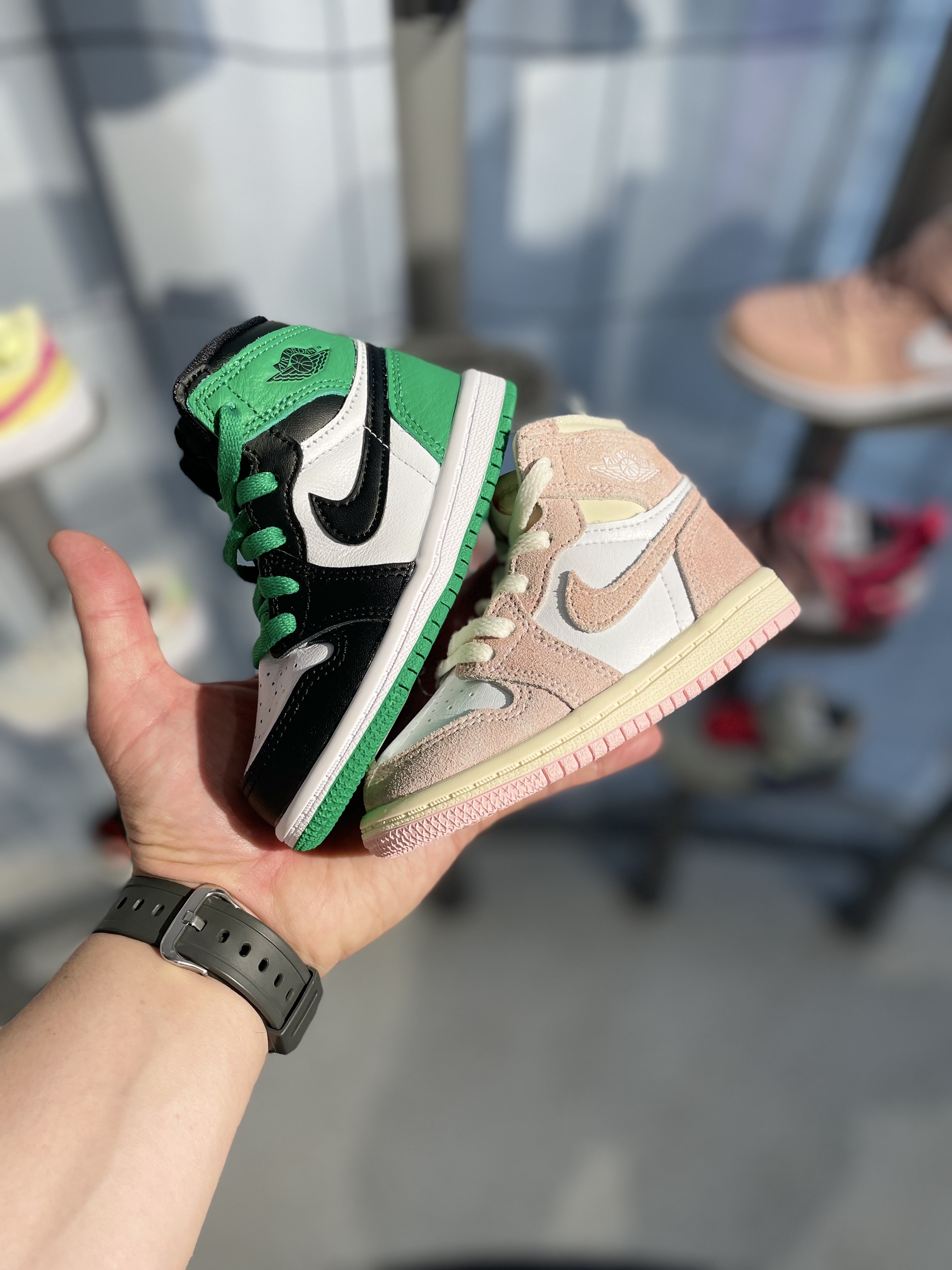 (TD) Jordan 1 Retro High OG Black and Lucky Green, (TD) Jordan 1 Retro High OG Coconut Milk and Sail 착용 스타일