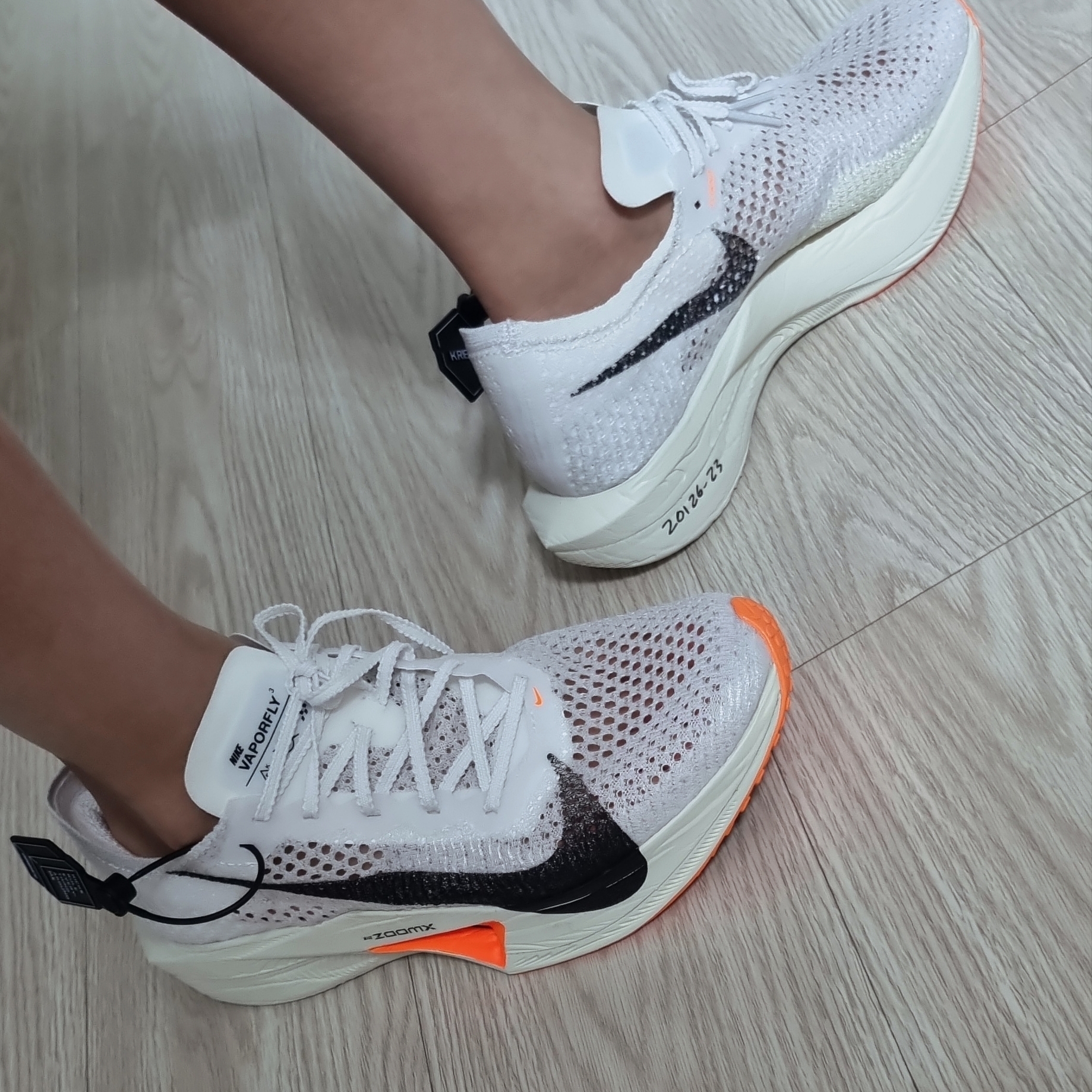 (W) Nike ZoomX Vaporfly Next% 3 Prototype White 착용 스타일 - 1
