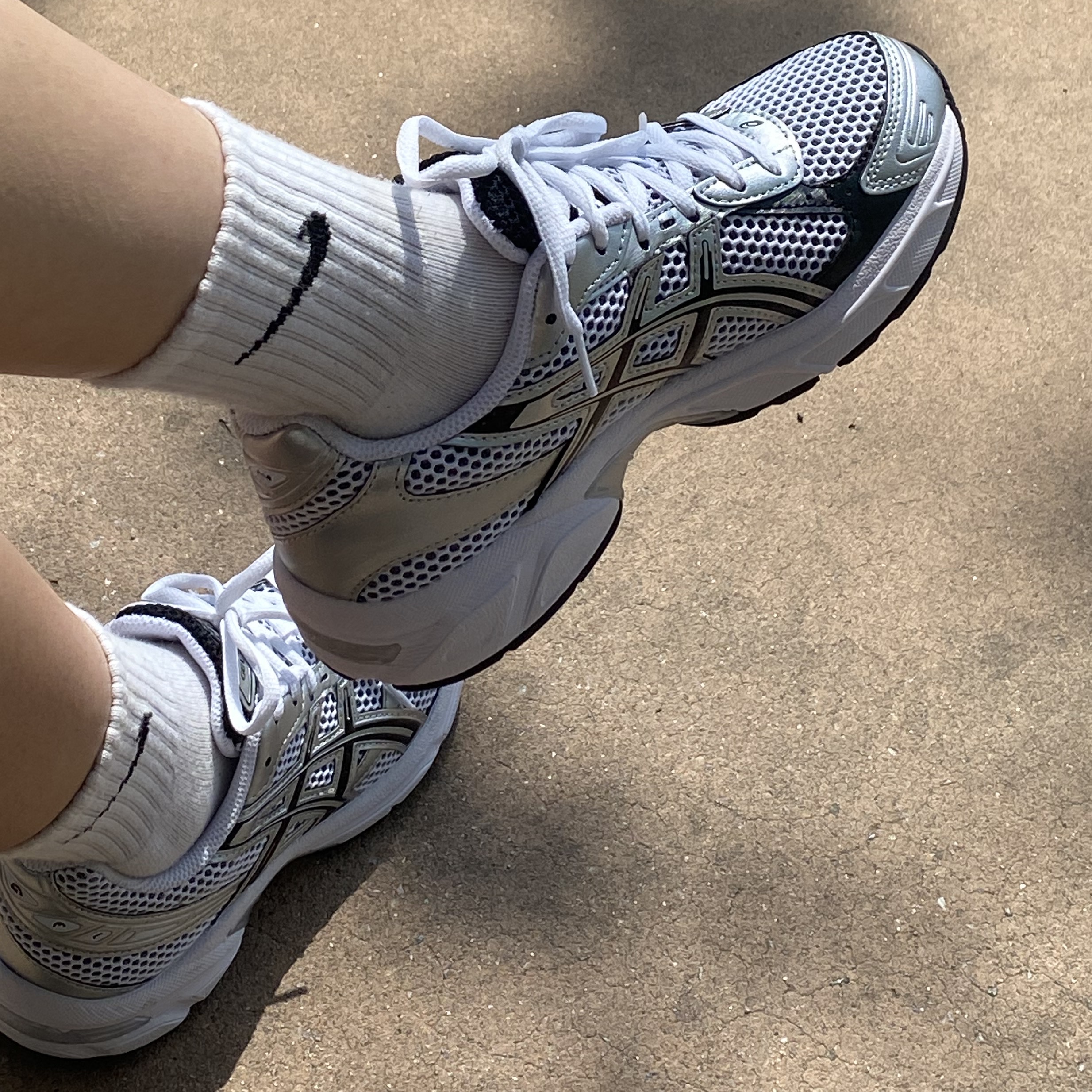 Asics Gel-1130 White Black 착용 스타일