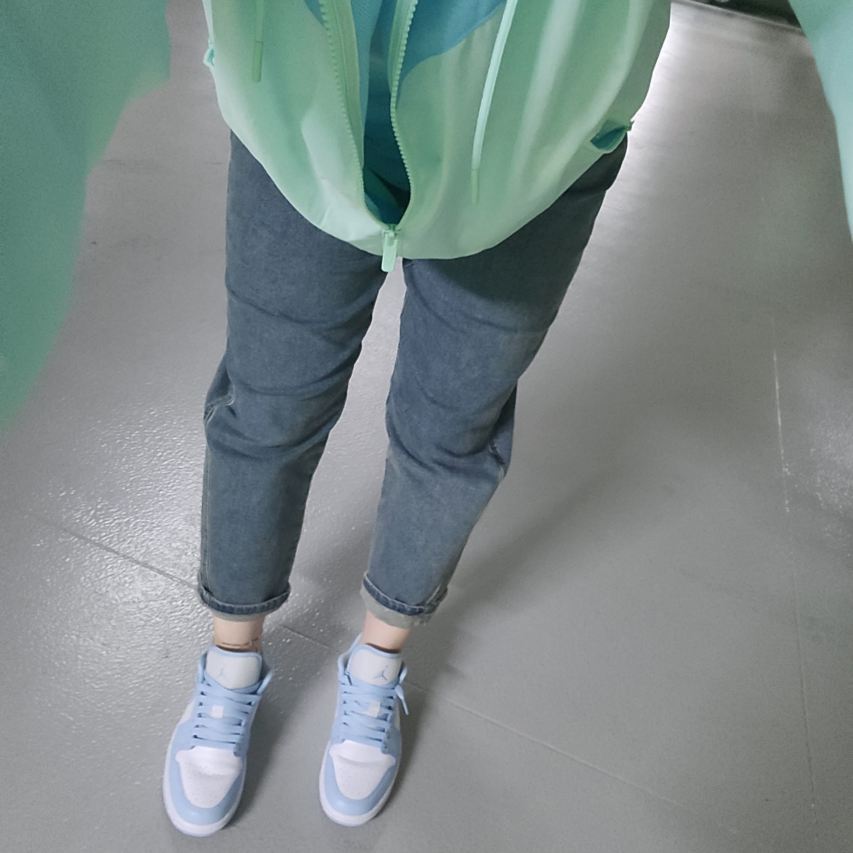 (W) Jordan 1 Low White Ice Blue 착용 스타일 - 1